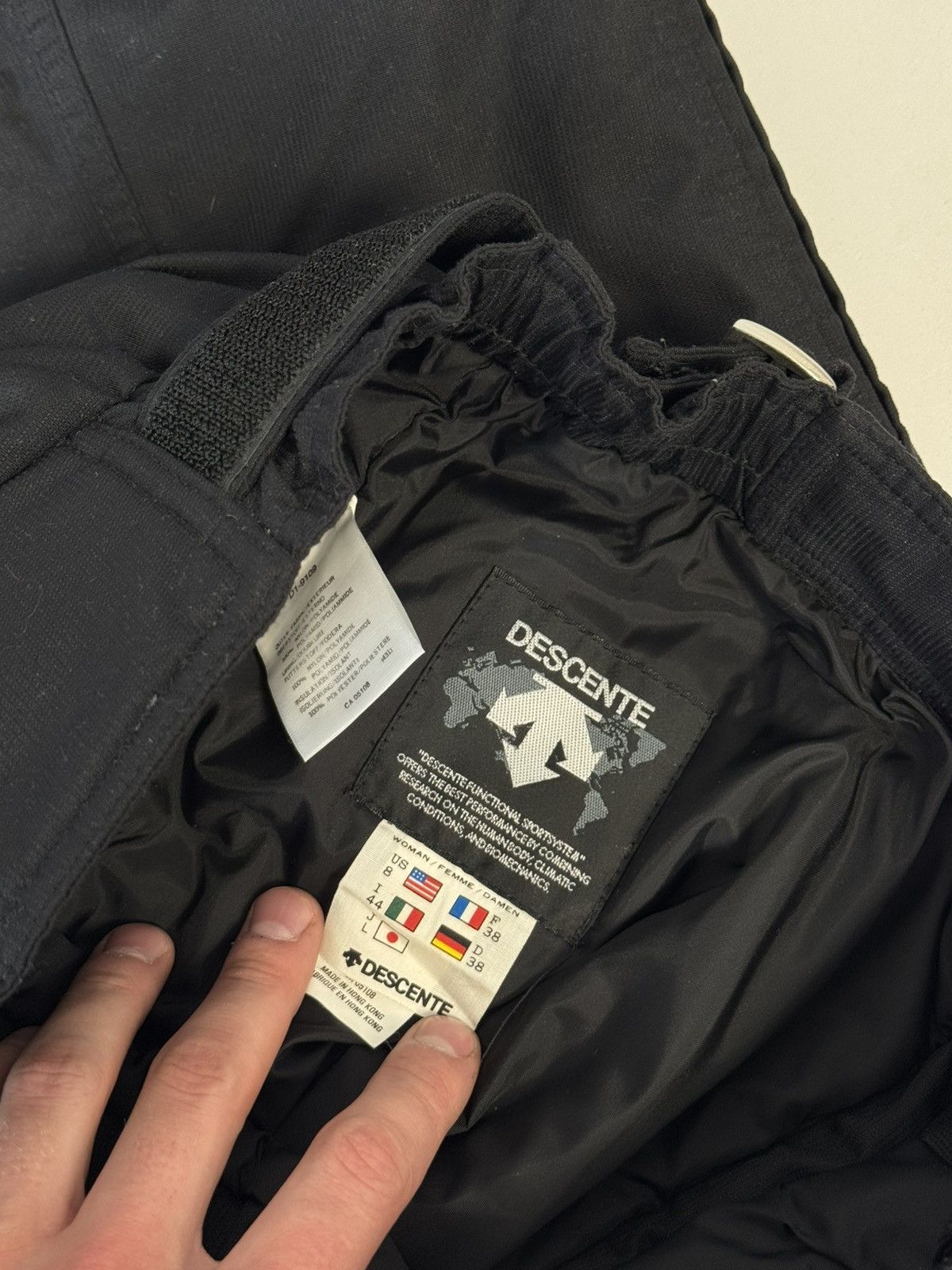 Descente Descente Woman’s Insulated Ski Pants Size US 8 Outdoor Black Size 30" / US 8 / IT 44 - 17 Thumbnail