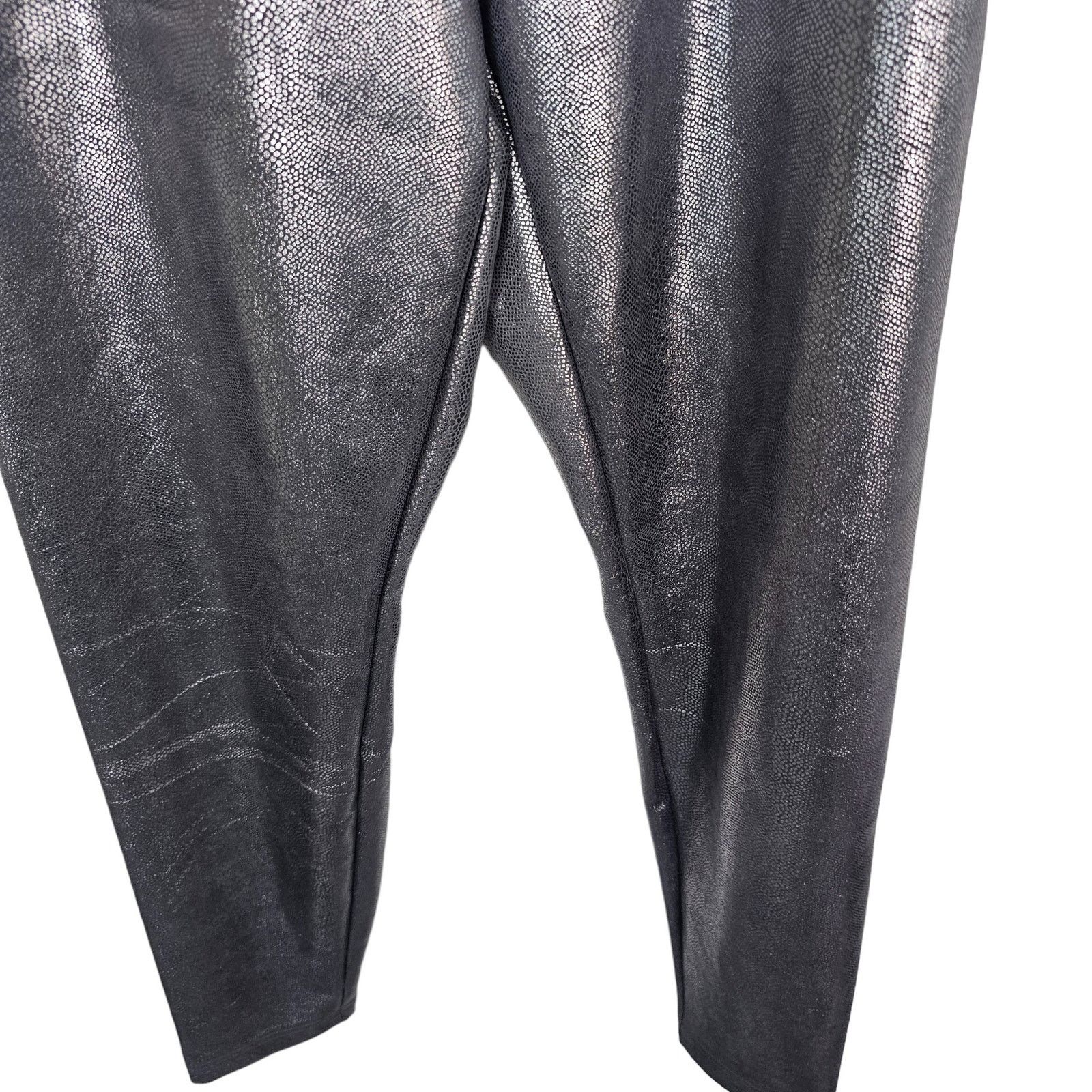 White House Black Market White House Black Market Runway Leggings Snake Foil Silver Size 36" / US 14 / IT 50 - 3 Thumbnail
