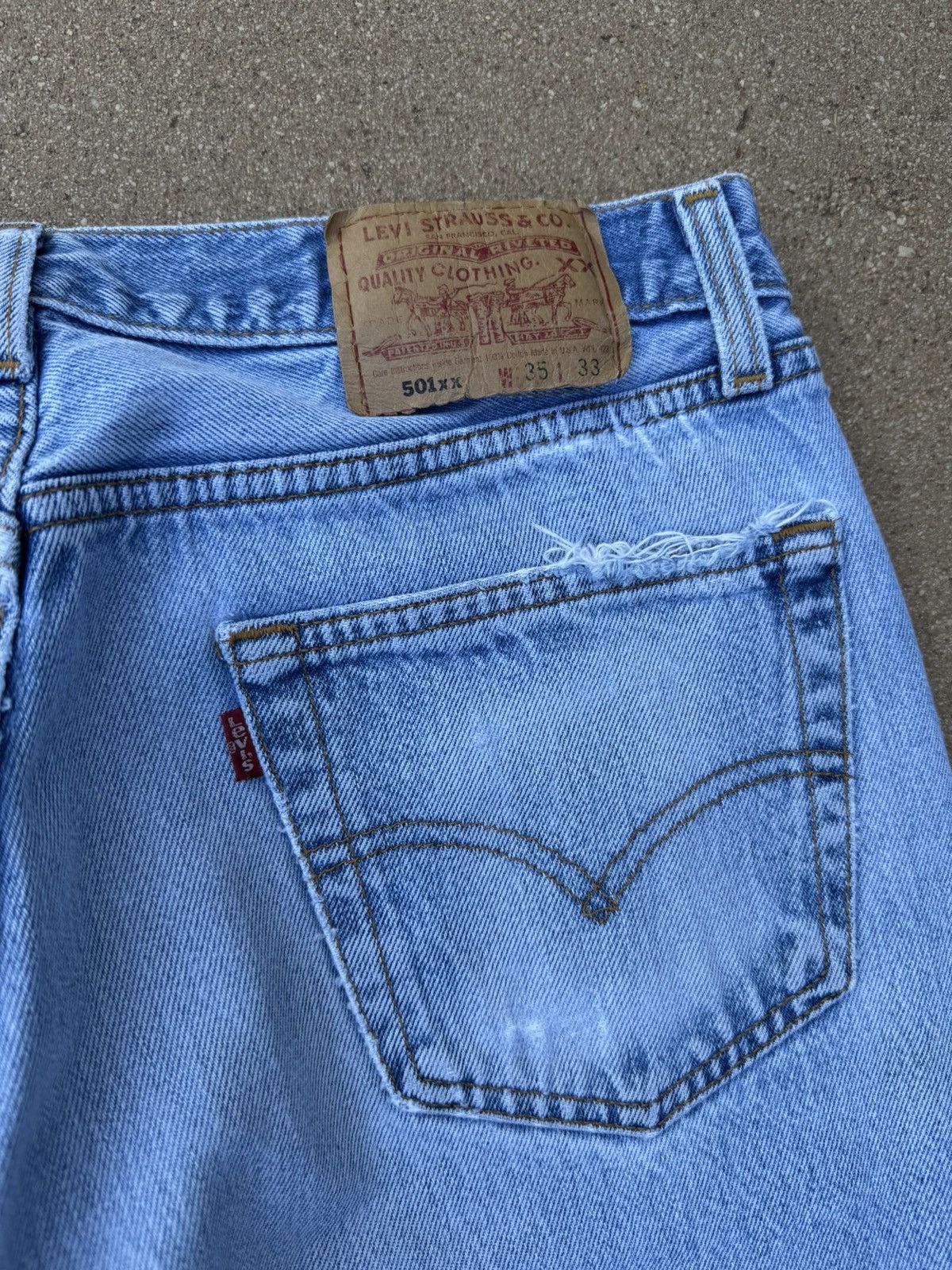Levi's Vintage 90s Levi’s 501xx Buttonfly Straight Leg Jeans 32x30 Size US 32 / EU 48 - 9 Thumbnail