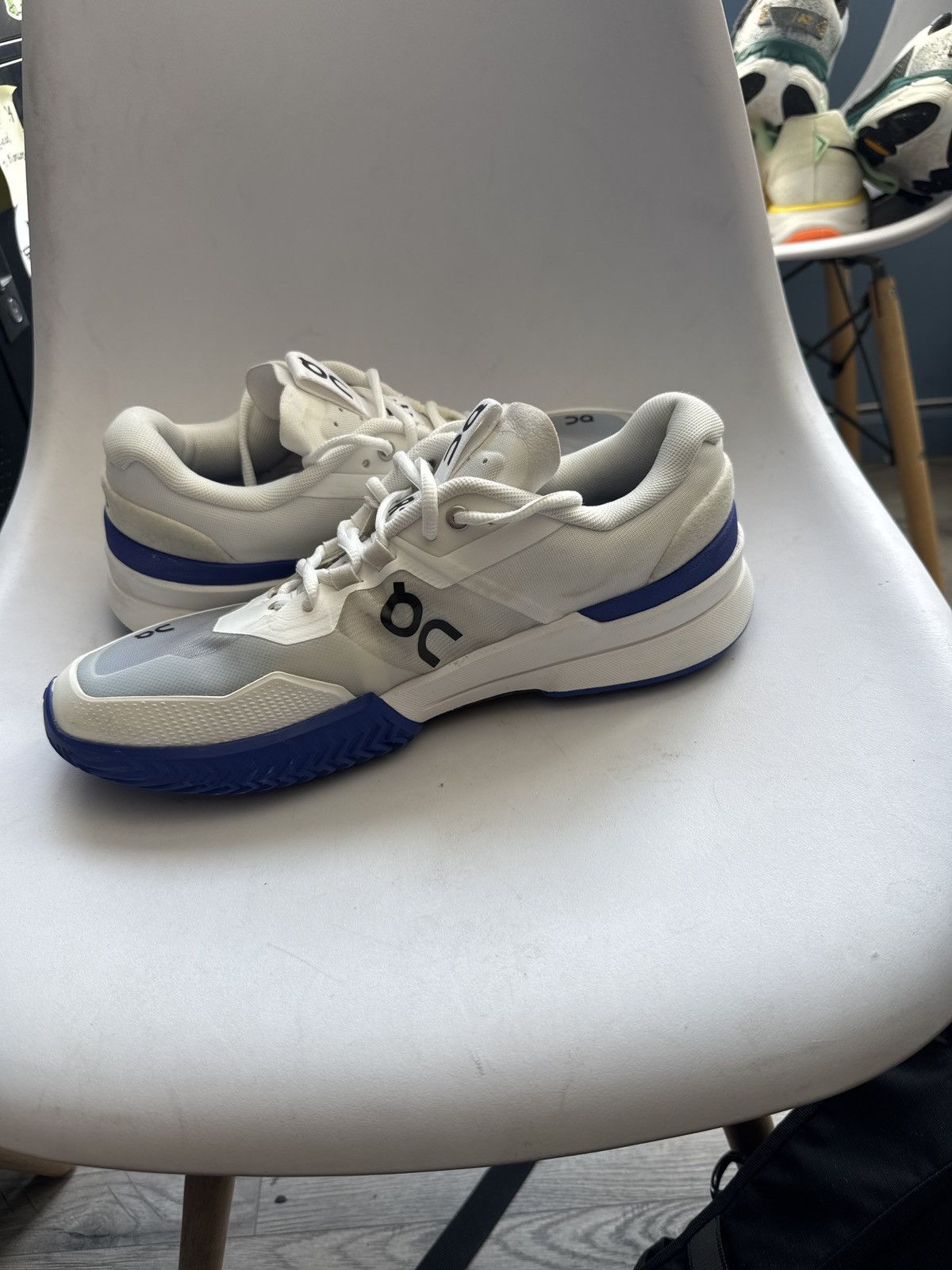 On On Roger Pro 2 Size US 10 / EU 43 - 6 Thumbnail