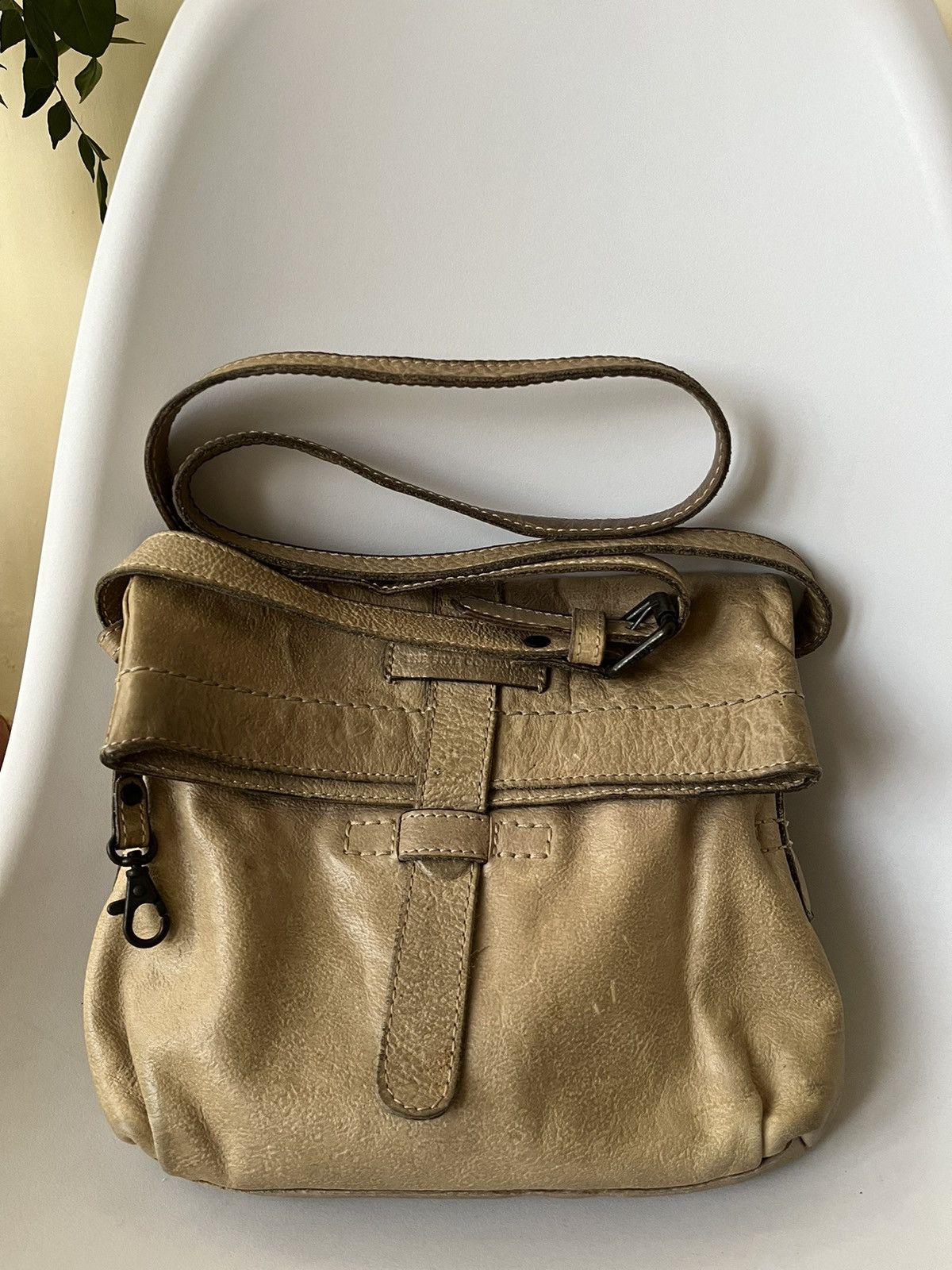 Frye Frye Artisan Fold Leather Bag Size ONE SIZE - 1 Thumbnail