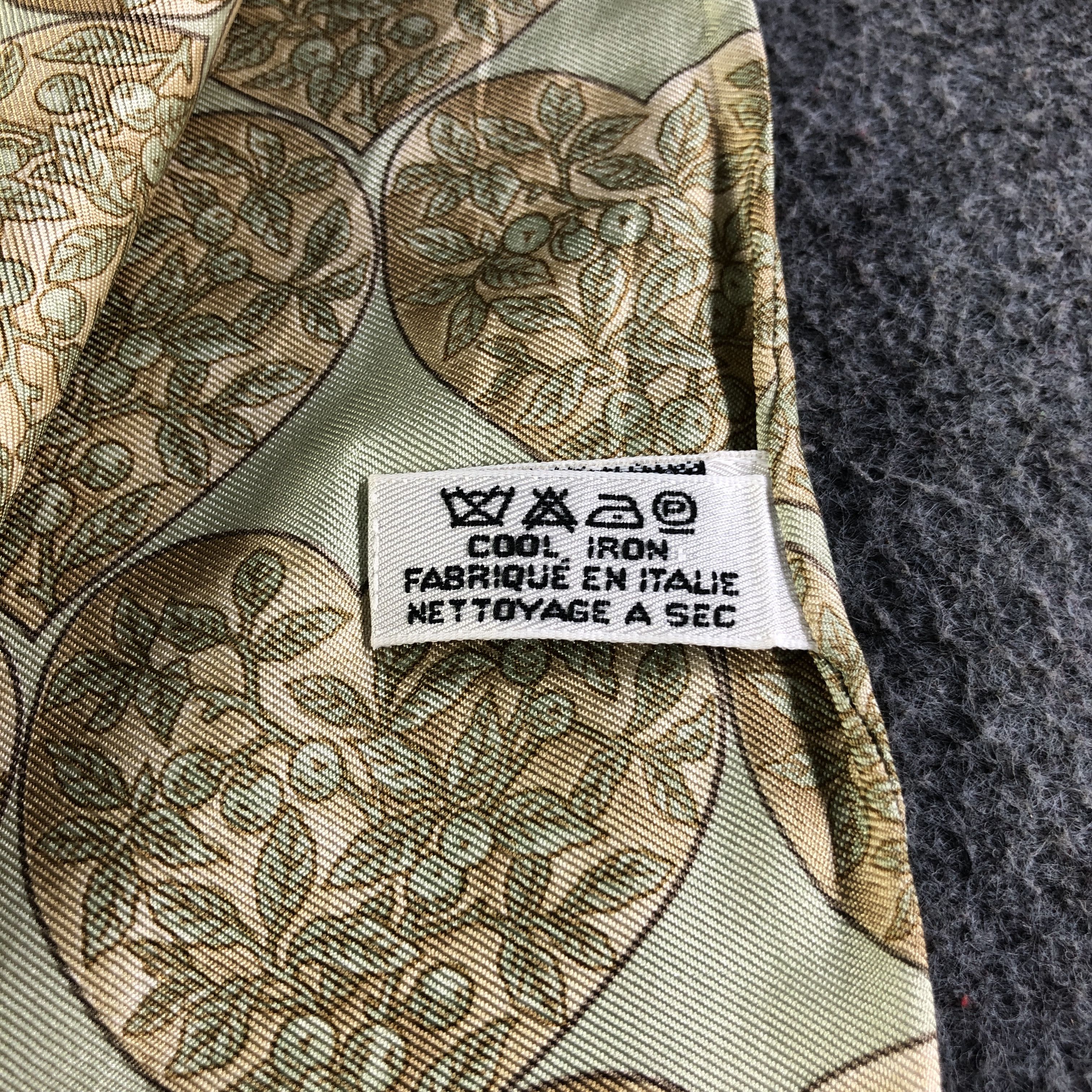 Vintage Luxury Loves Silk Scarf Muffler Neckwear Stole V2610 Size ONE SIZE - 4 Thumbnail