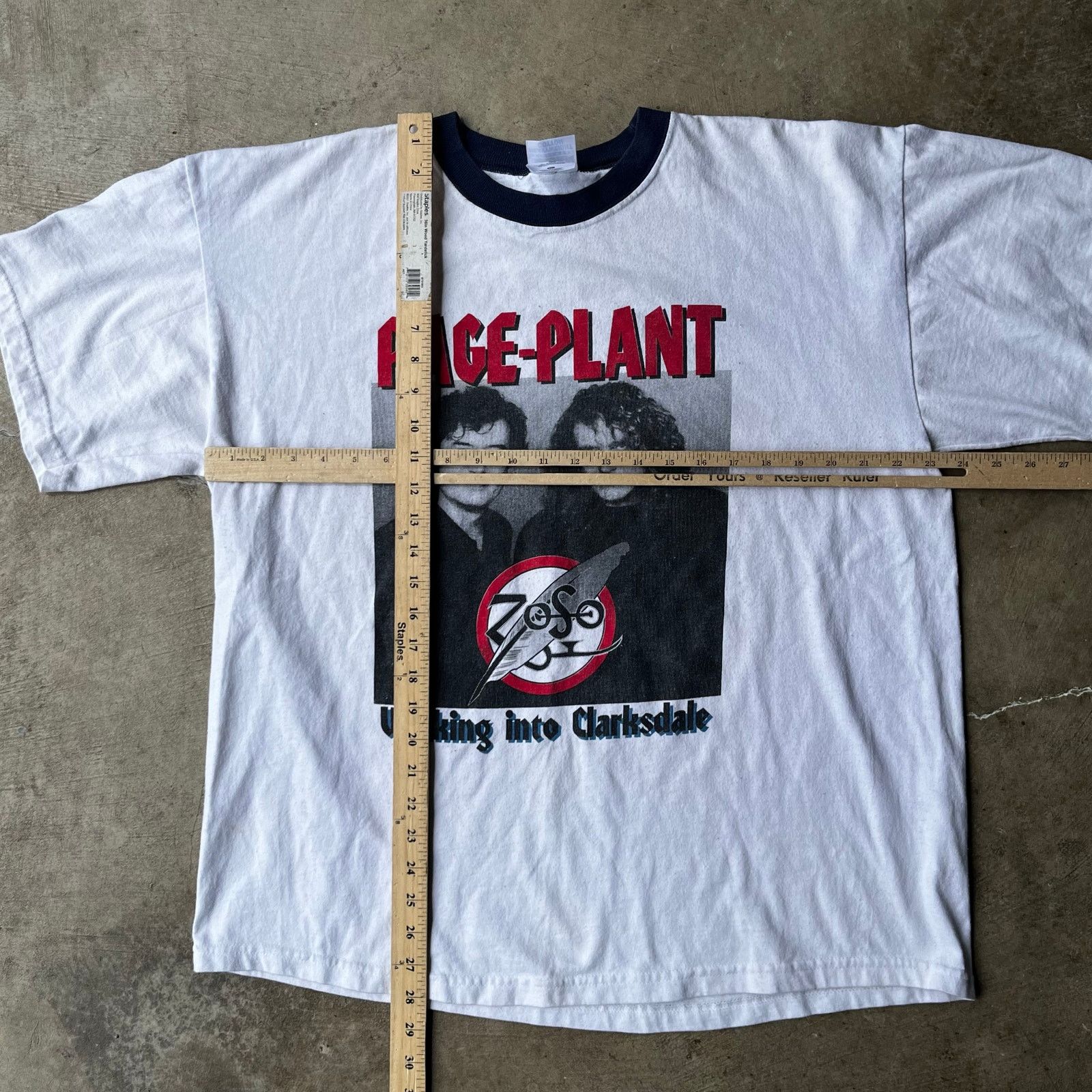 Vintage VINTAGE PAGE-PLANT WALKING INTO CLARKSDALE 1998 SHIRT XL Size US XL / EU 56 / 4 - 5 Thumbnail