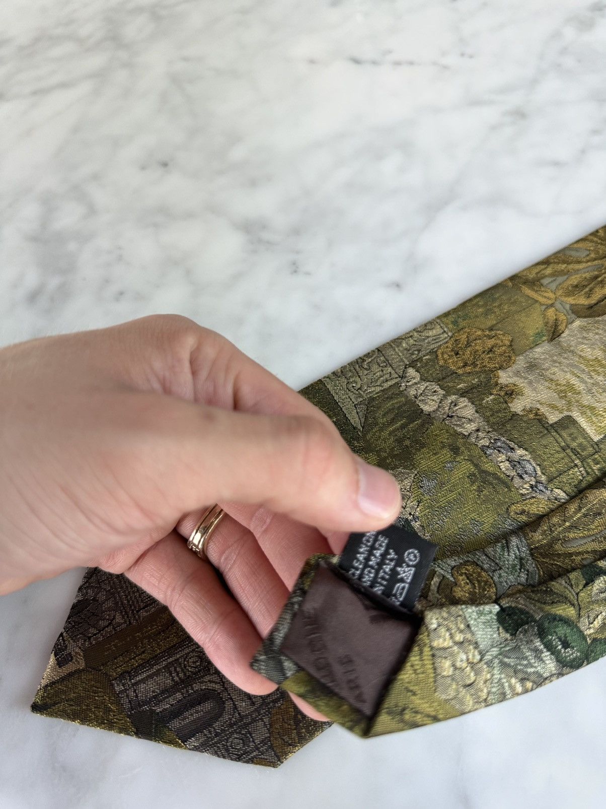 Guy Laroche Guy Laroche Paris Tie Green Gold Neoclassical Ruins 100%Silk Size ONE SIZE - 7 Thumbnail