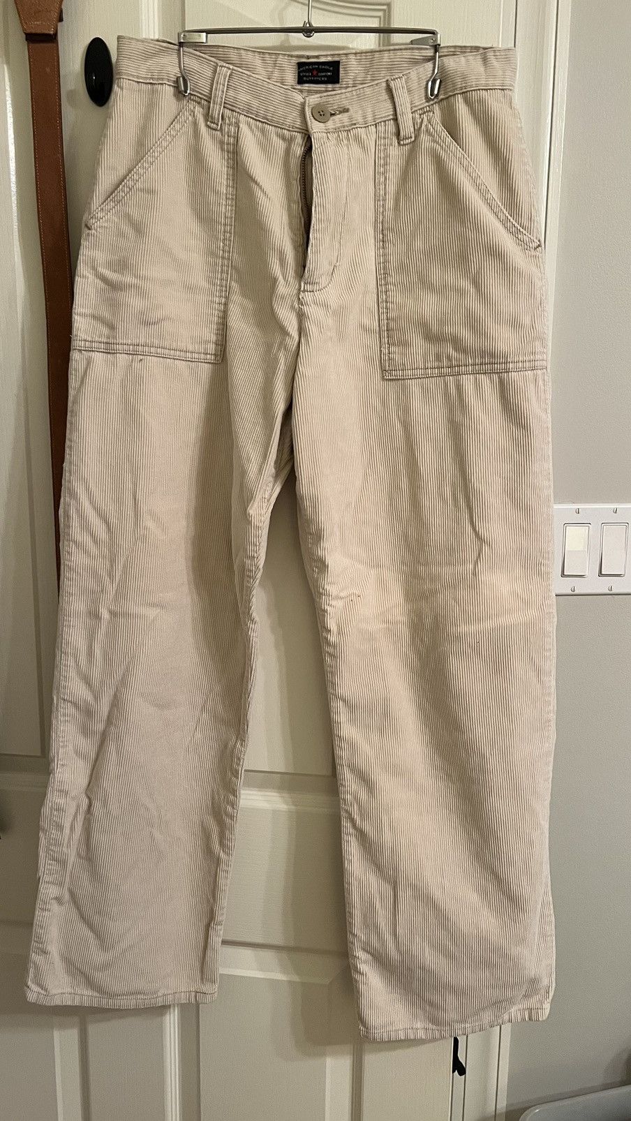 American Eagle Outfitters American Eagle cream corduroy, wide leg pants, 8. Size 30" / US 8 / IT 44 - 1 Thumbnail