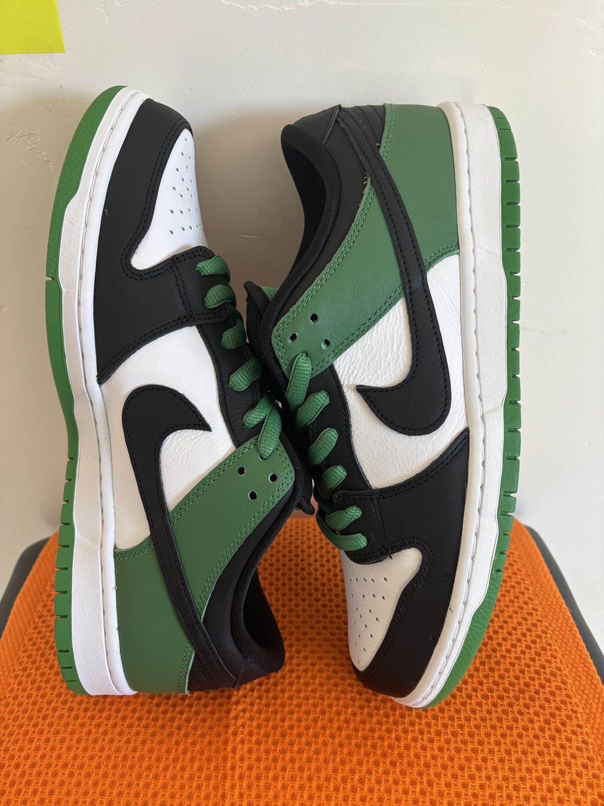 Nike Nike SB Dunk Low Classic Green Size US 11 / EU 44 - 1 Thumbnail