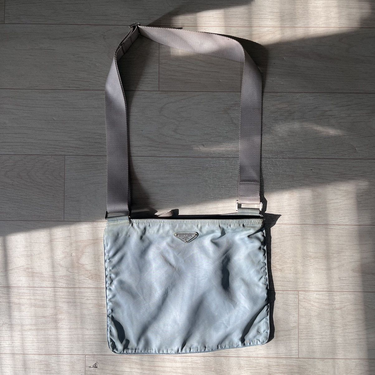 Prada DELETE IN 24 HOURS ❗️Vintage Prada nylon slingbag 🔵 Size ONE SIZE - 1 Thumbnail
