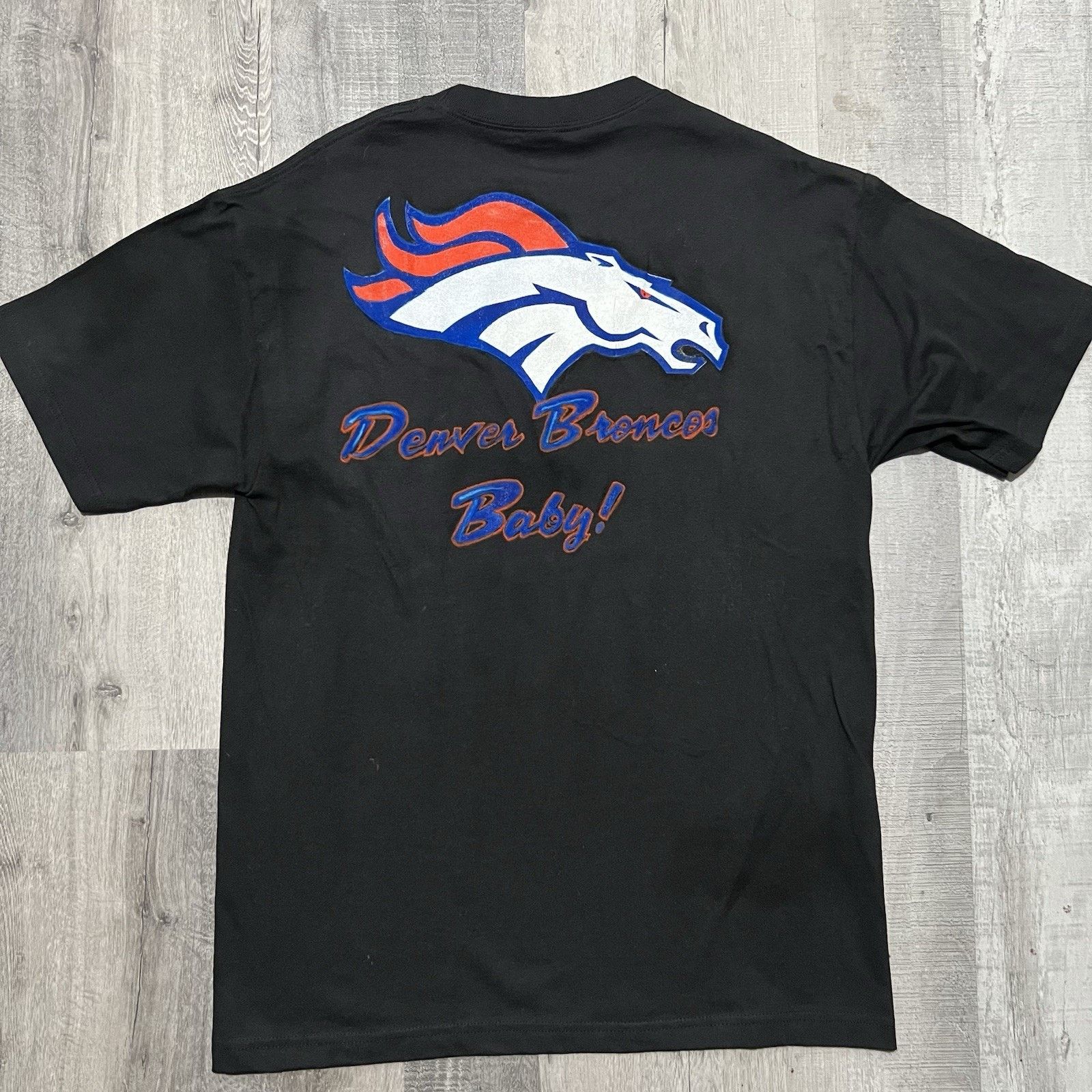 Alstyle Denver Broncos Airbrush NFL Large Graphic Football T Shirt L Size US L / EU 52-54 / 3 - 3 Thumbnail