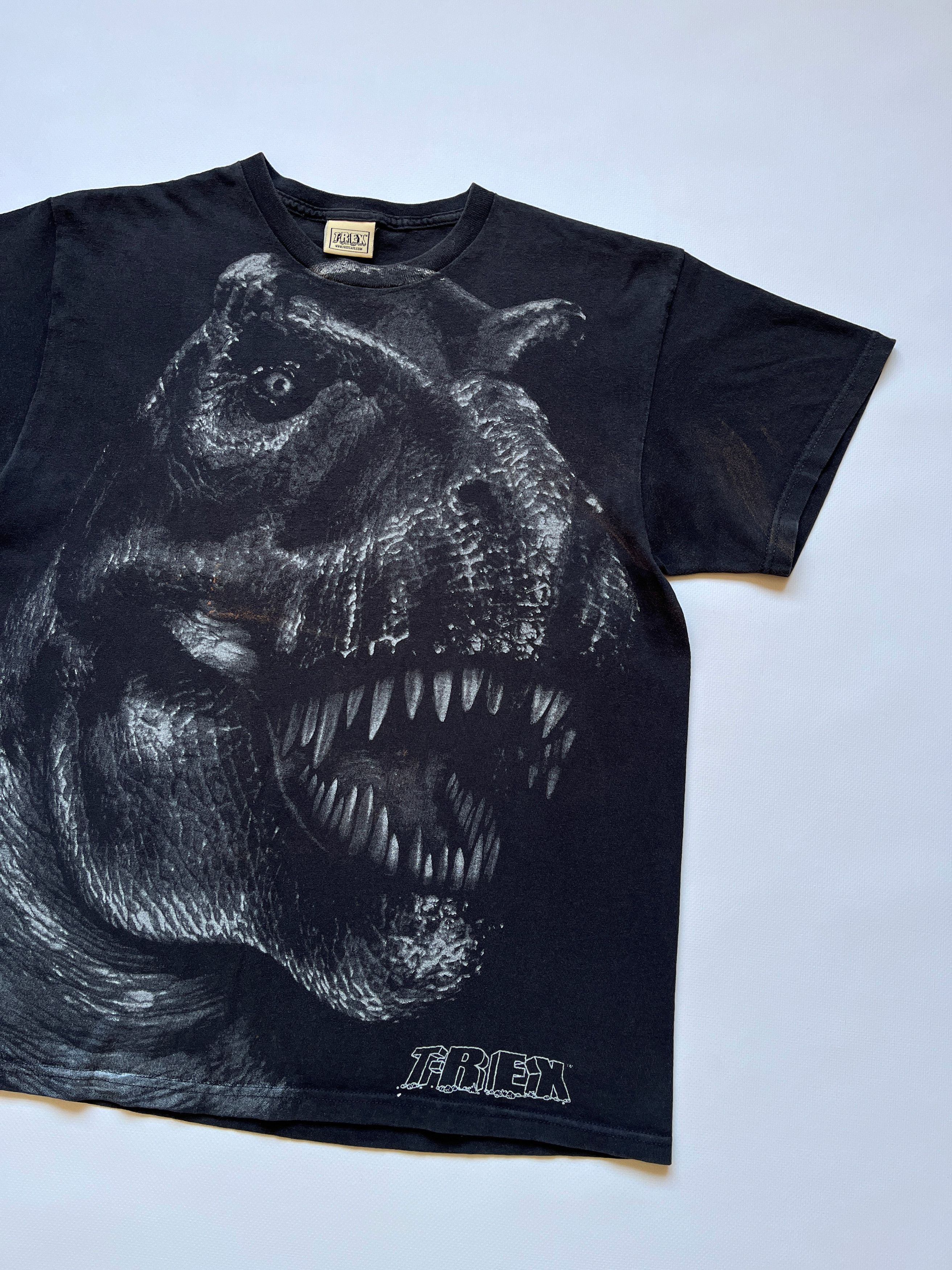Vintage Vintage T-Rex All Over Graphic Print T-Shirt Size US L / EU 52-54 / 3 - 2 Thumbnail