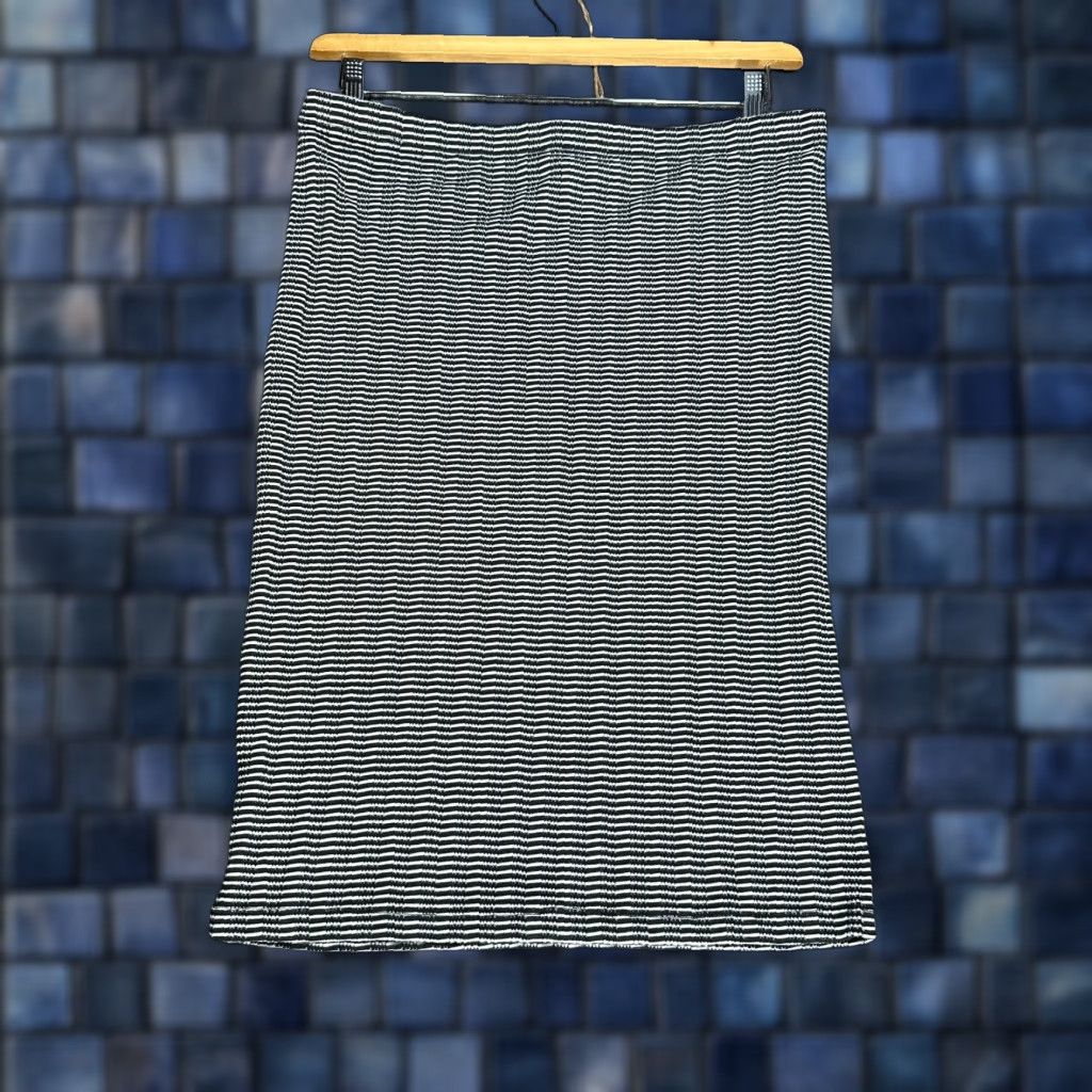 Express Express Skirt Womens L Black Knit Cotton Elastic Waist NEW Pencil Midi Elastic Waist Brand Express Womens Skirt Midi Black Knit Cotton NEW Size 36" / US 14 / IT 50 - 1 Thumbnail