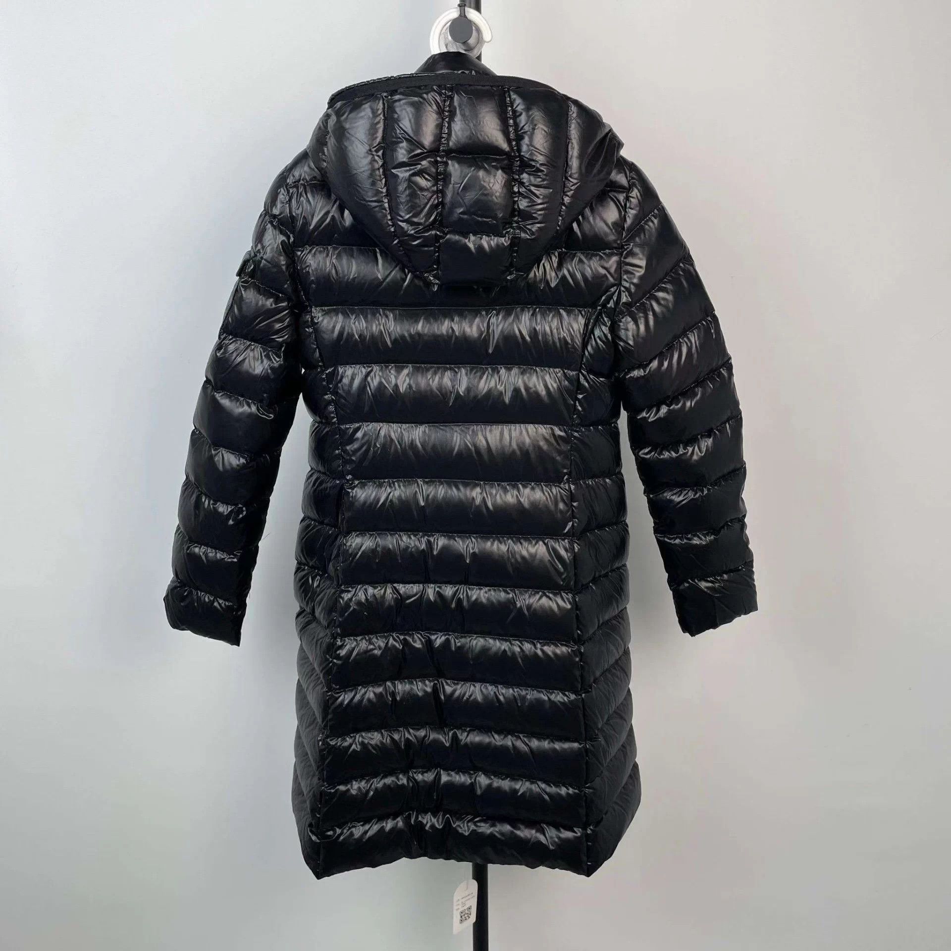 Moncler Moncler long black puffer jacket size 0 Size XS / US 0-2 / IT 36-38 - 2 Thumbnail