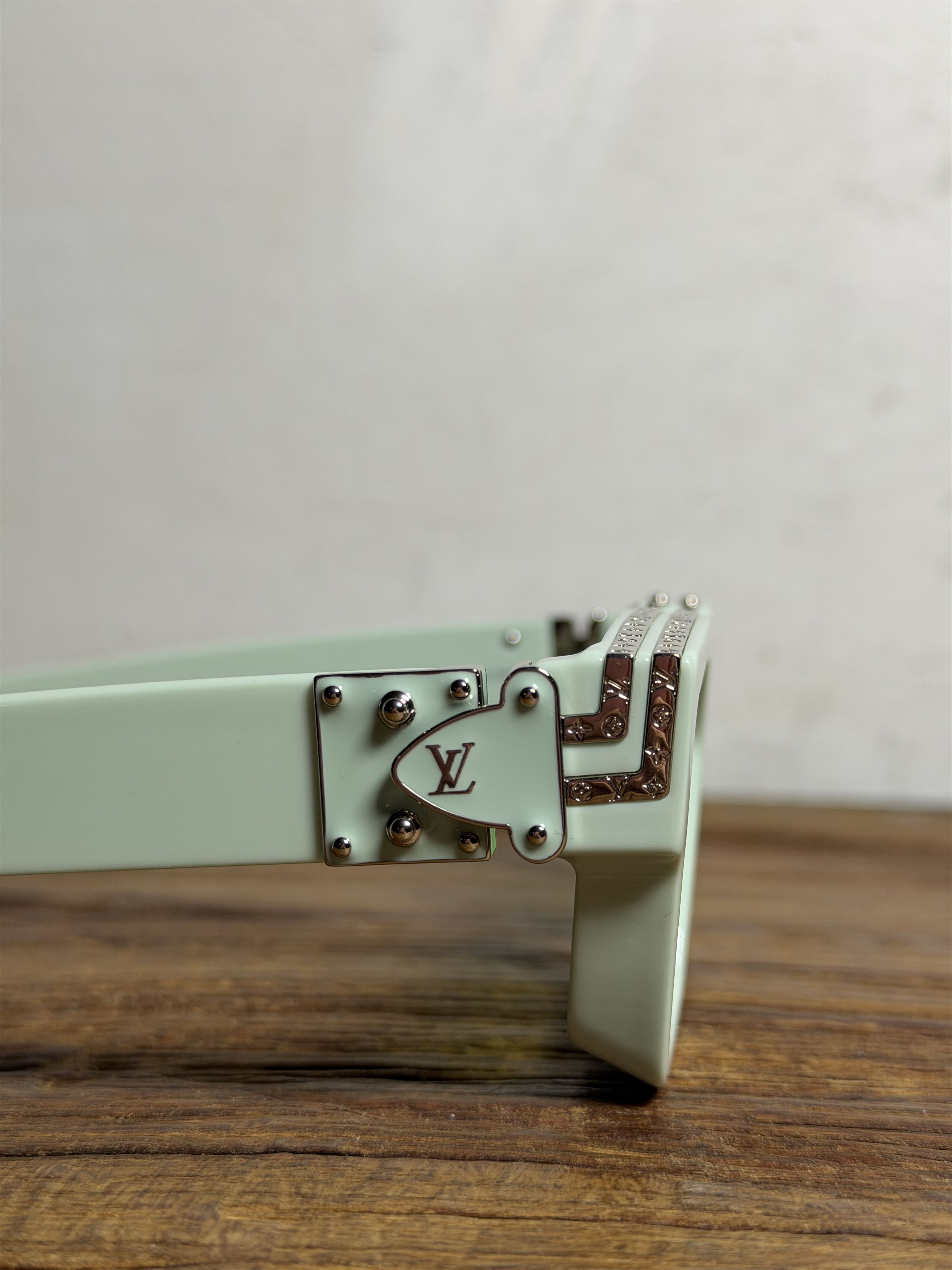 Louis Vuitton Louis Vuitton 1.1 Millionaires Sunglasses Pale Green Size ONE SIZE - 6 Thumbnail