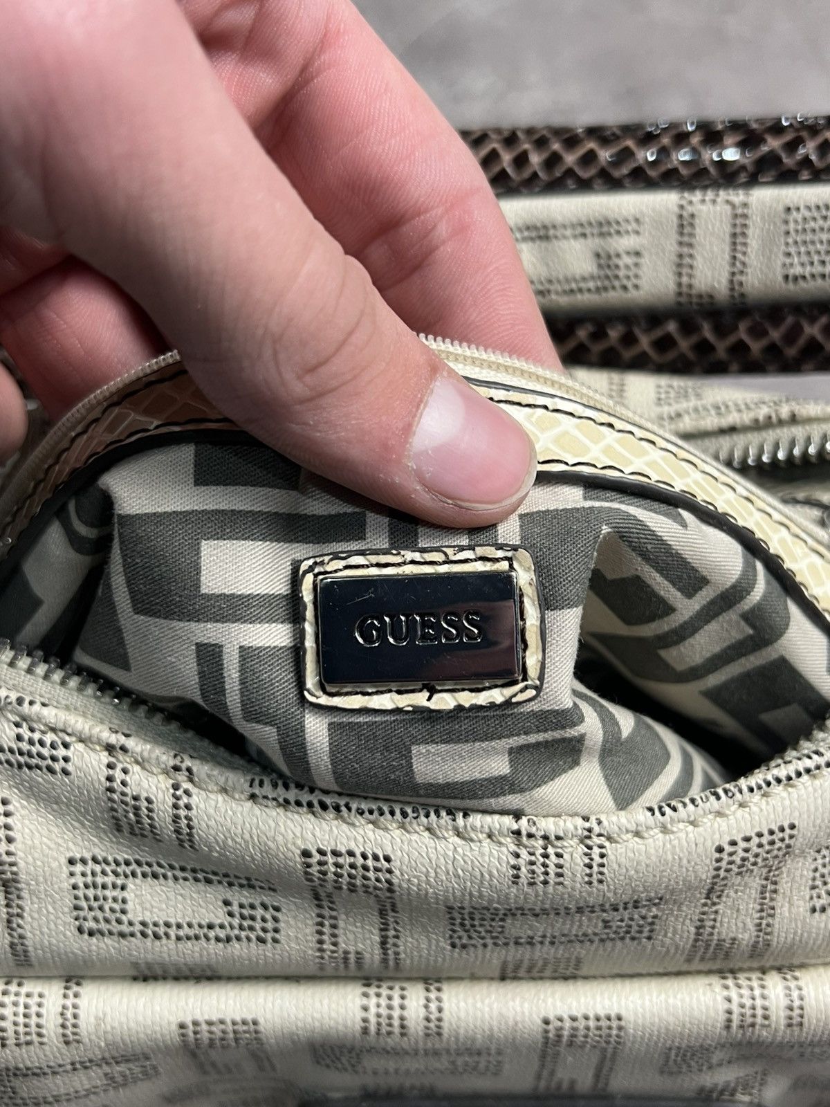 Guess Guess Vintage Bags Rare Y2K Size ONE SIZE - 8 Thumbnail