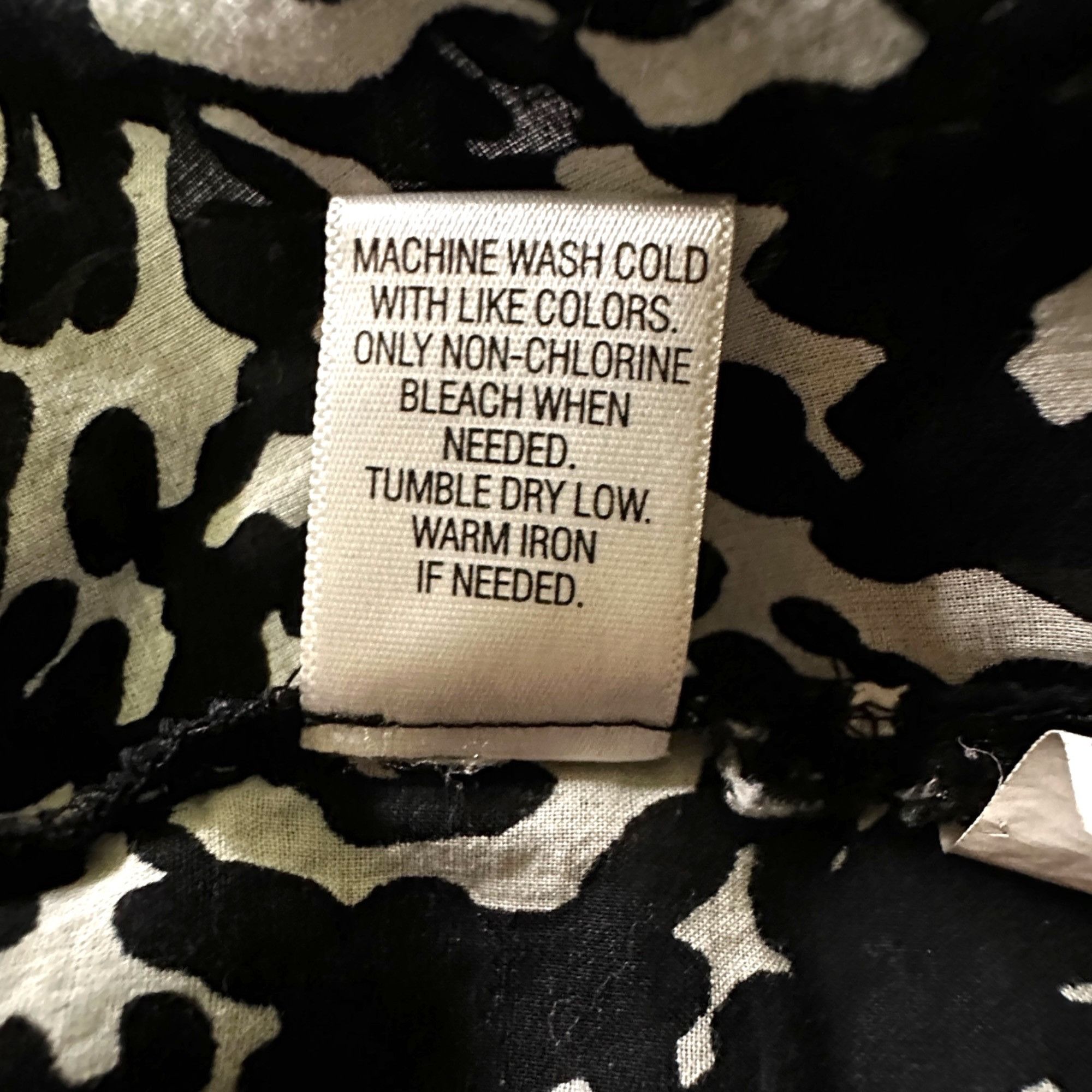 Designer Dana Buchman Womens 2X Black & White Print Blouse EUC Profes Size XXL / US 16-18 / IT 52-54 - 7 Thumbnail