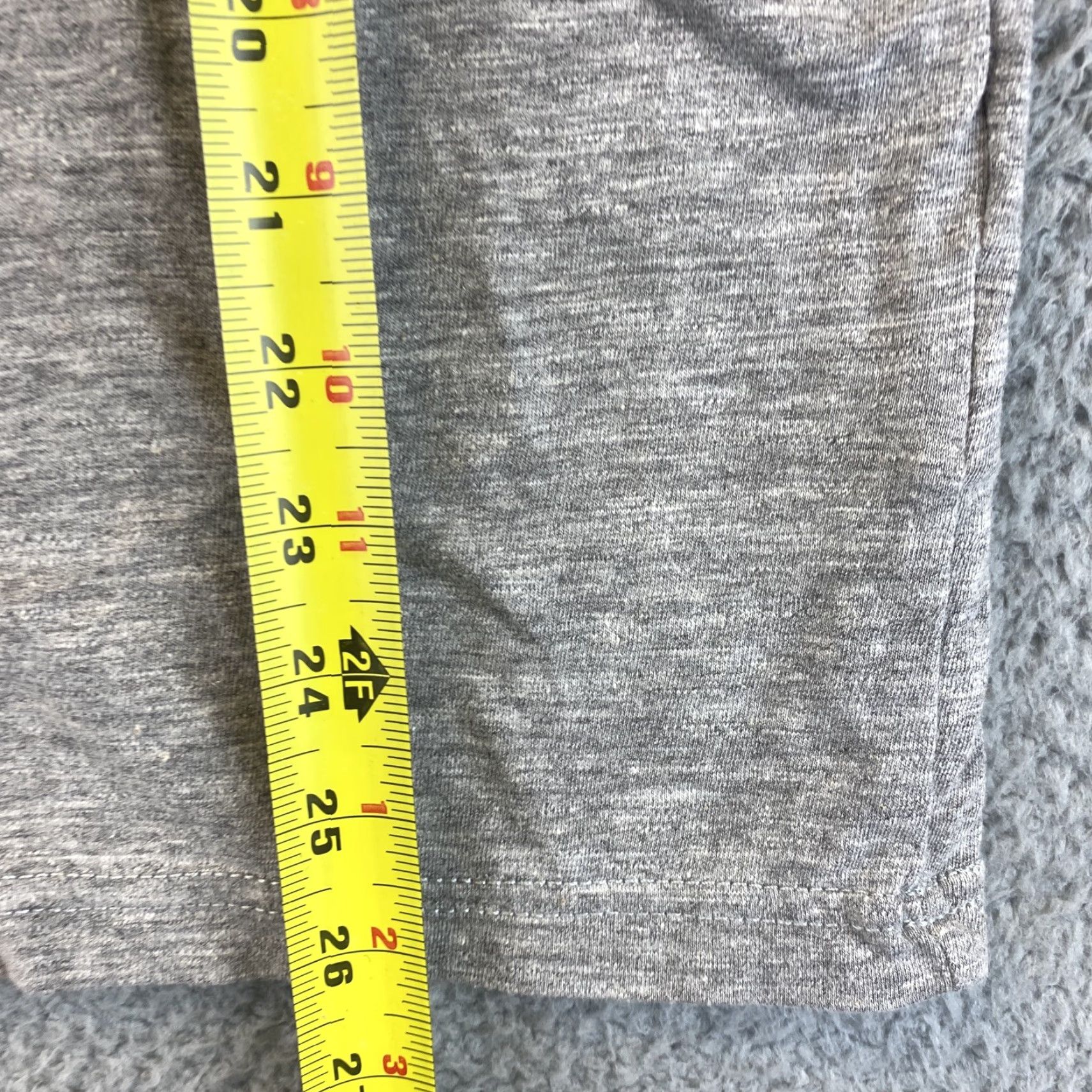Tommy Hilfiger Tommy Hilfiger Men's Long Sleeve Crewneck Graphic TShirt Size L Gray 57-12 Regular Classic Fit Cotton Crew Neck / 57-12 T-Shirt Size US S / EU 44-46 / 1 - 7 Thumbnail