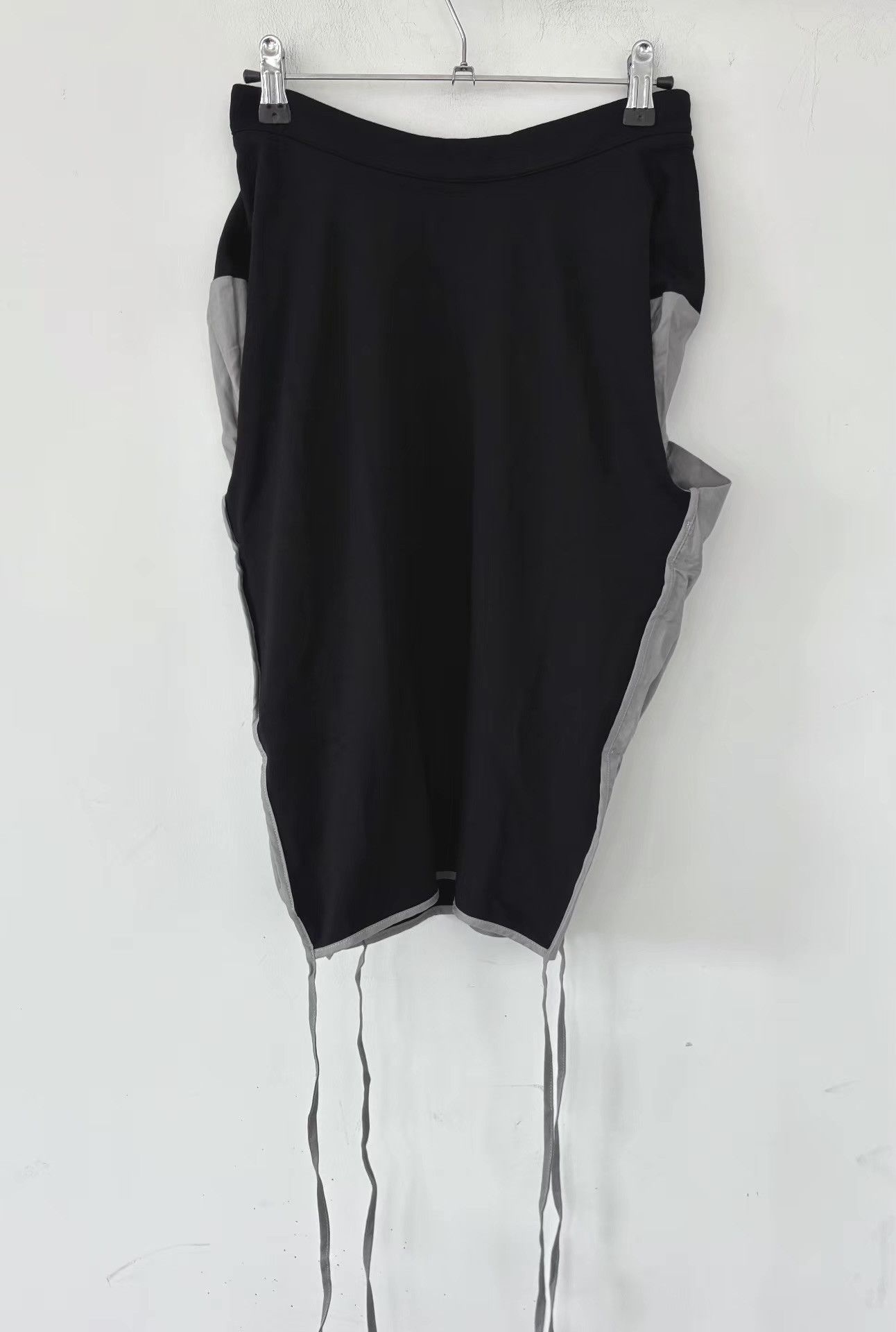 Vivienne Westwood Vivienne Westwood Women's Black Paneled Midi Skirt Ｑ21 Size S / US 4 / IT 40 - 1 Thumbnail