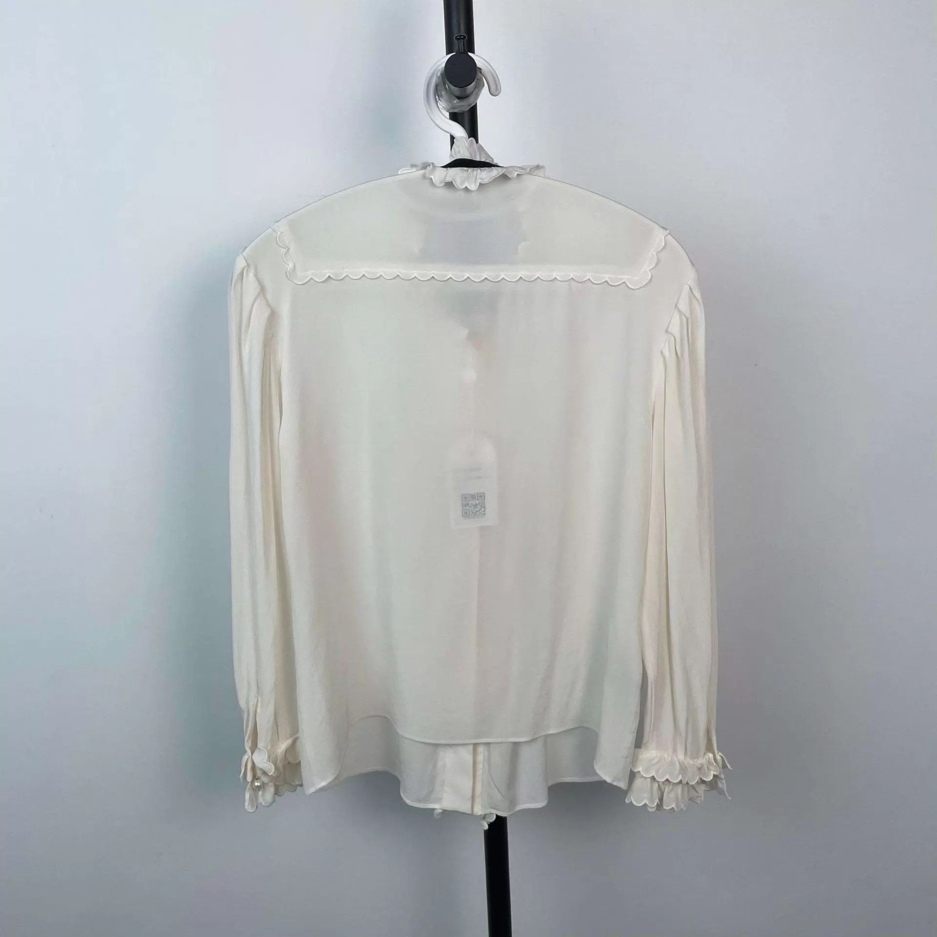 Miu Miu MIU MIU white size 36 top Size XS / US 0-2 / IT 36-38 - 2 Thumbnail