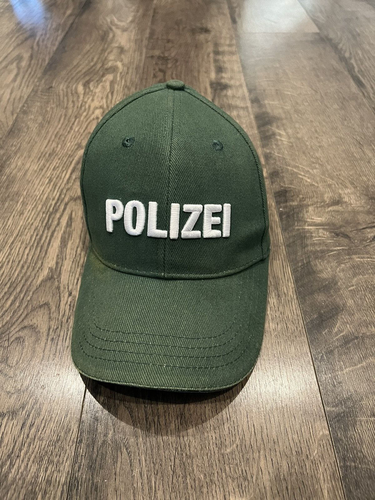 キャップ VETEMENTS 'Polizei' cap VETEMENTS Polizei Cap | Green | FARFETCH AO