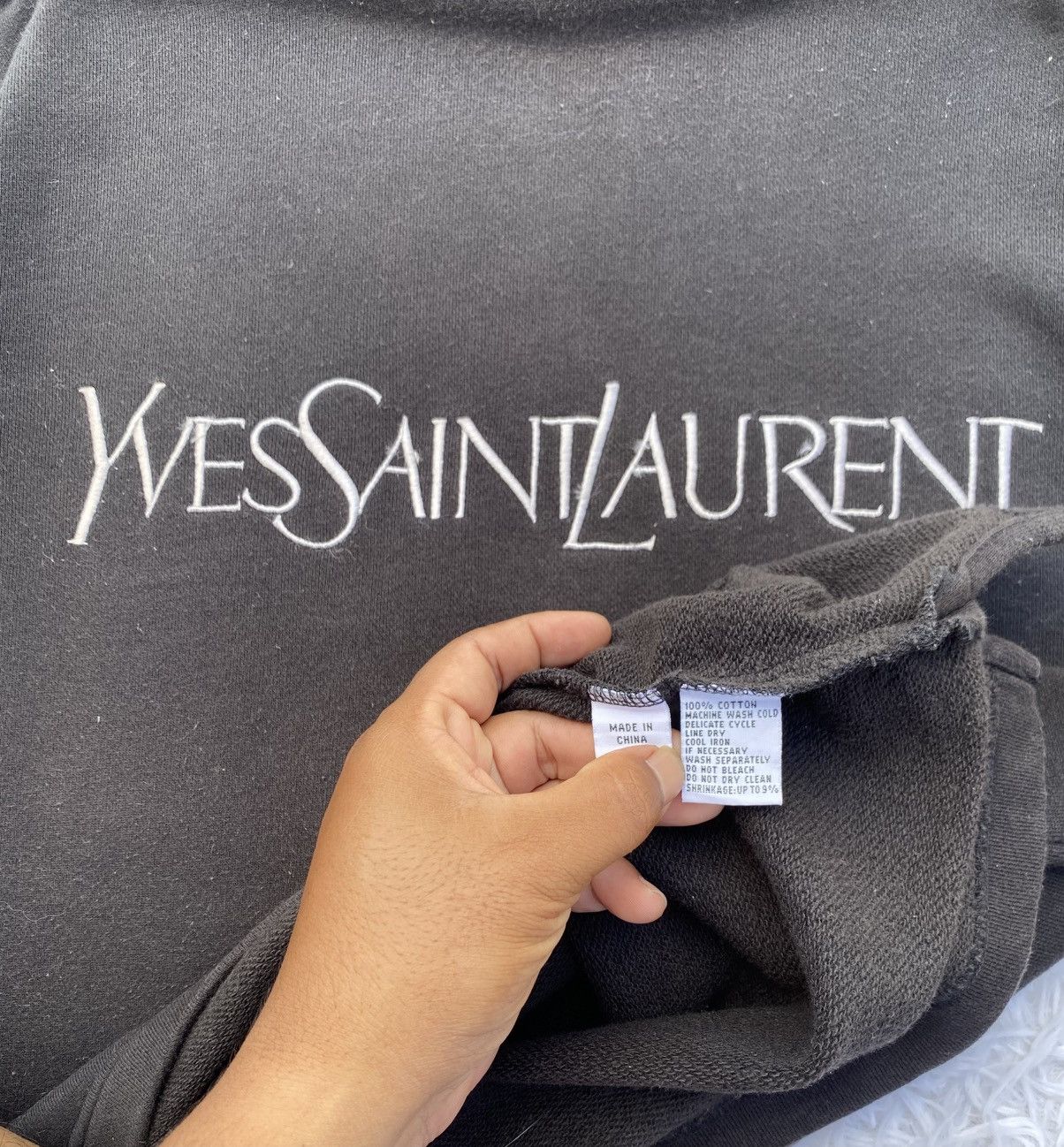 Yves Saint Laurent Rare Vintage 90s YSL Yves Saint Laurent Spellout Sweater Size US L / EU 52-54 / 3 - 14 Thumbnail