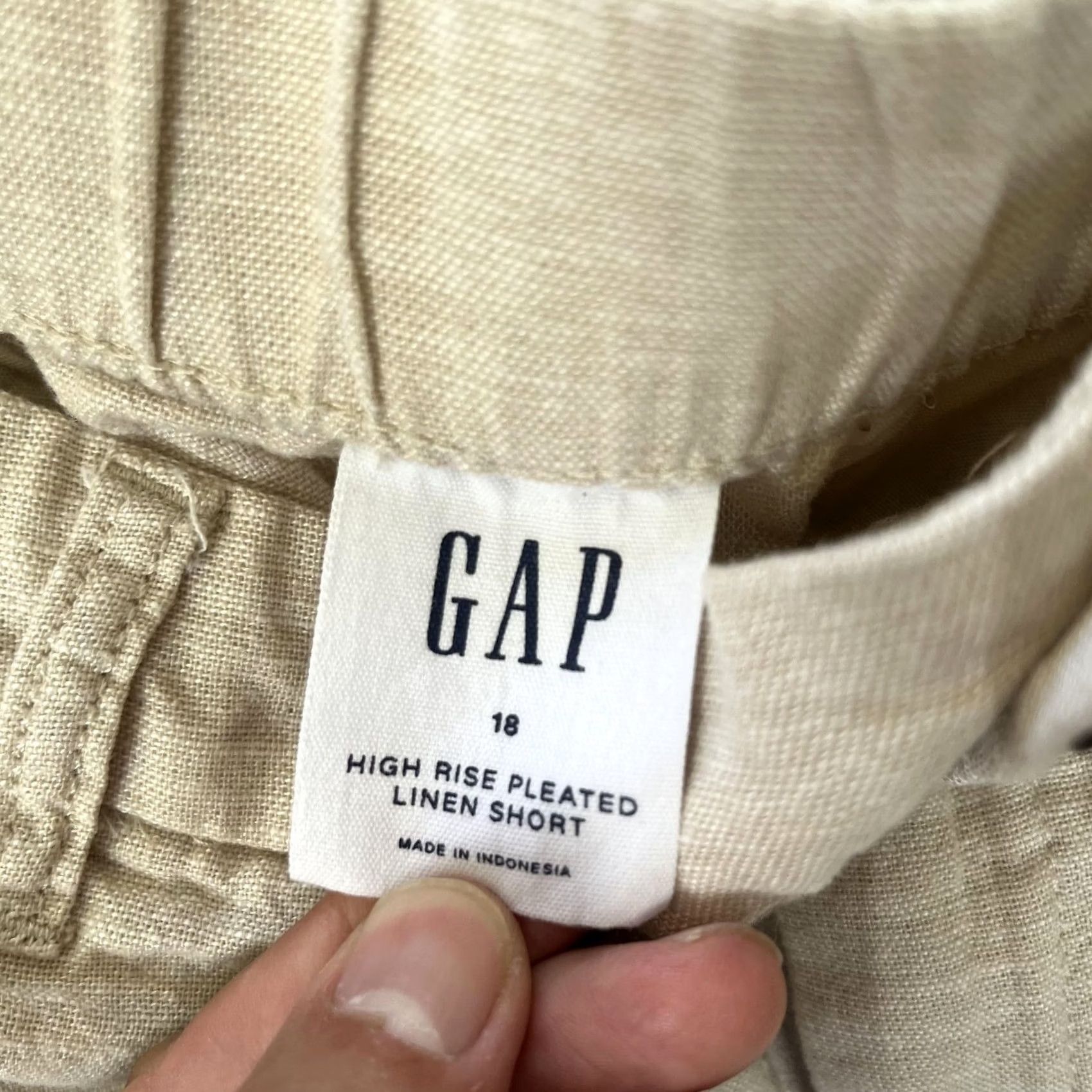 Gap Gap High Rise Pleated Linen Shorts Womens 18 Beige Chino Relaxed Casual Linen Blend Viscose 55/45 Summer 4.5in Inseam Women Size 40" / US 18 - 4 Thumbnail