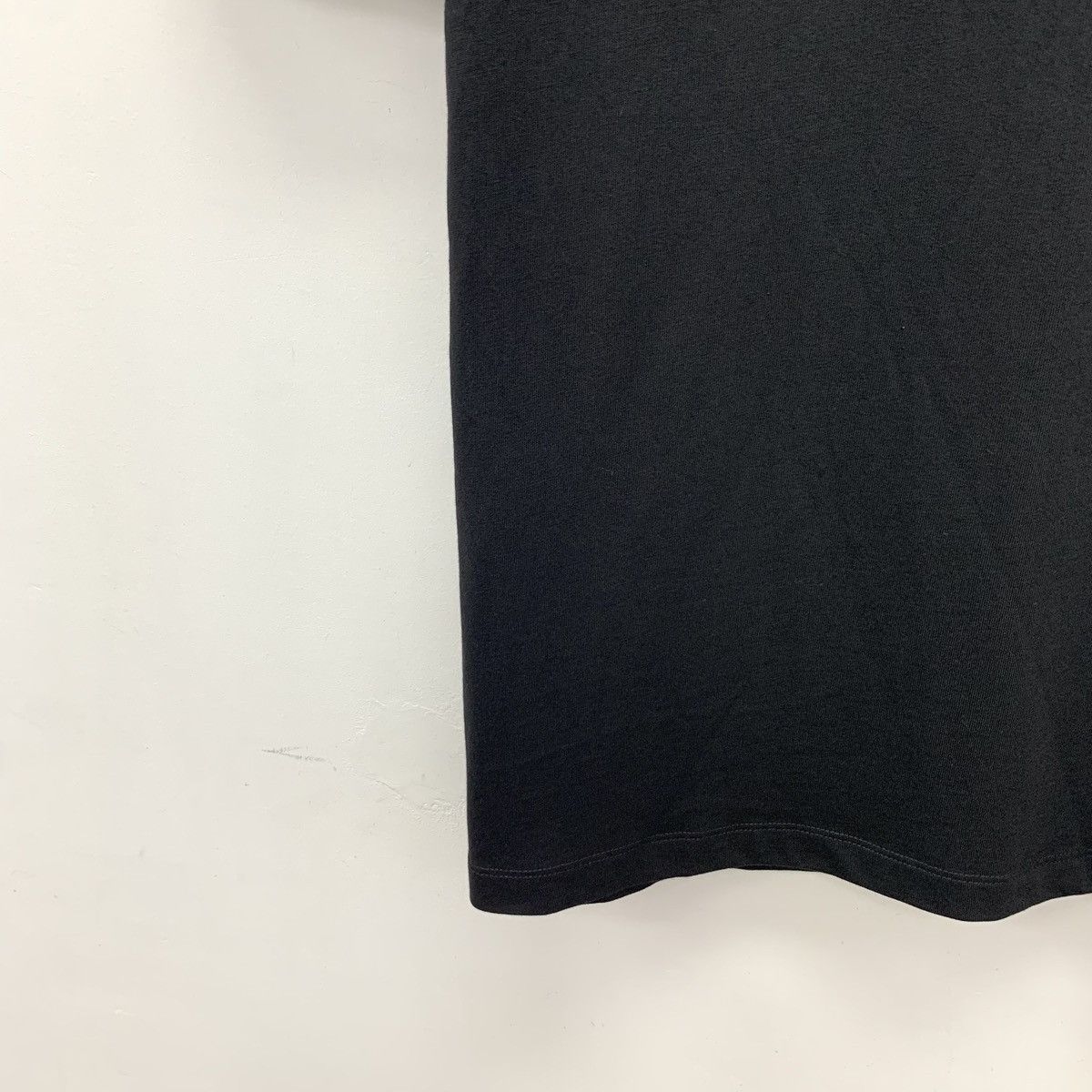 Alexander McQueen Alexander McQueen Black Logo Print T-shirt K26WX Size US S / EU 44-46 / 1 - 4 Thumbnail