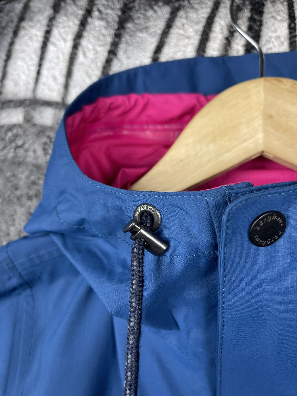 Berghaus Berghaus HYDROSHELL Blue Raincoat Woman’s Jacket Size S Size S / US 4 / IT 40 - 18 Thumbnail