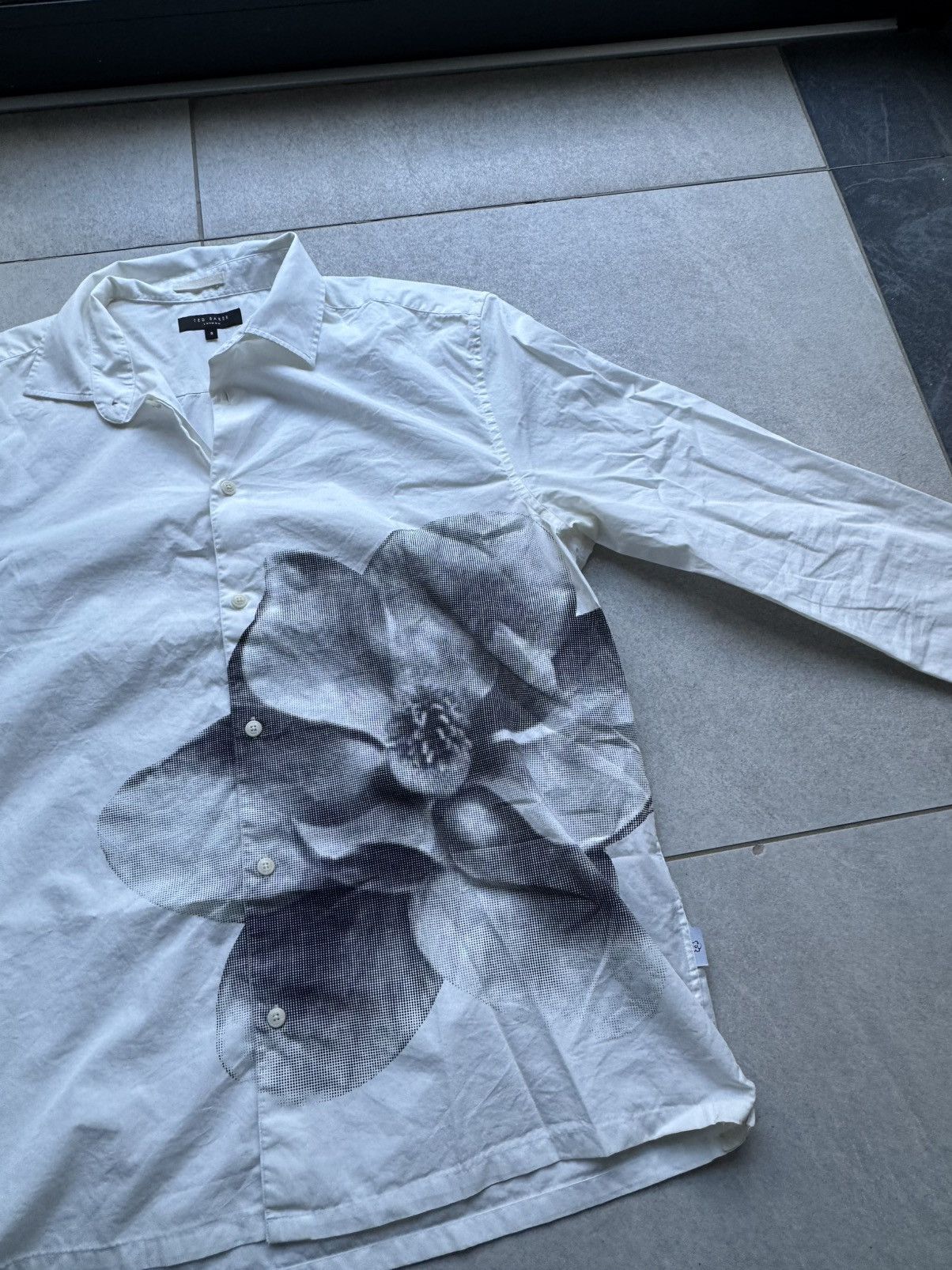 Ted Baker Shirt ted baker flower print monochromatic luxury Size US M / EU 48-50 / 2 - 3 Thumbnail