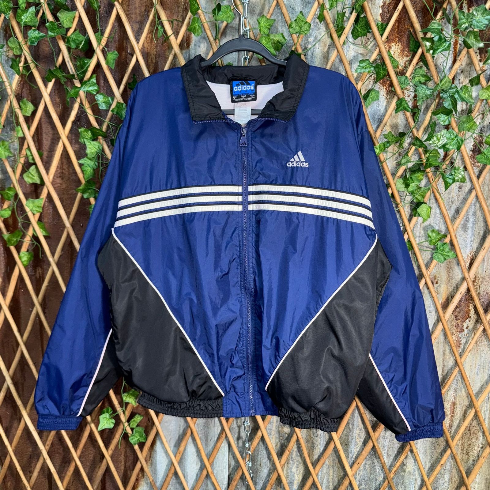 Adidas Vintage Y2K Adidas 3 stripe embroider 90s / 00s windbreaker 