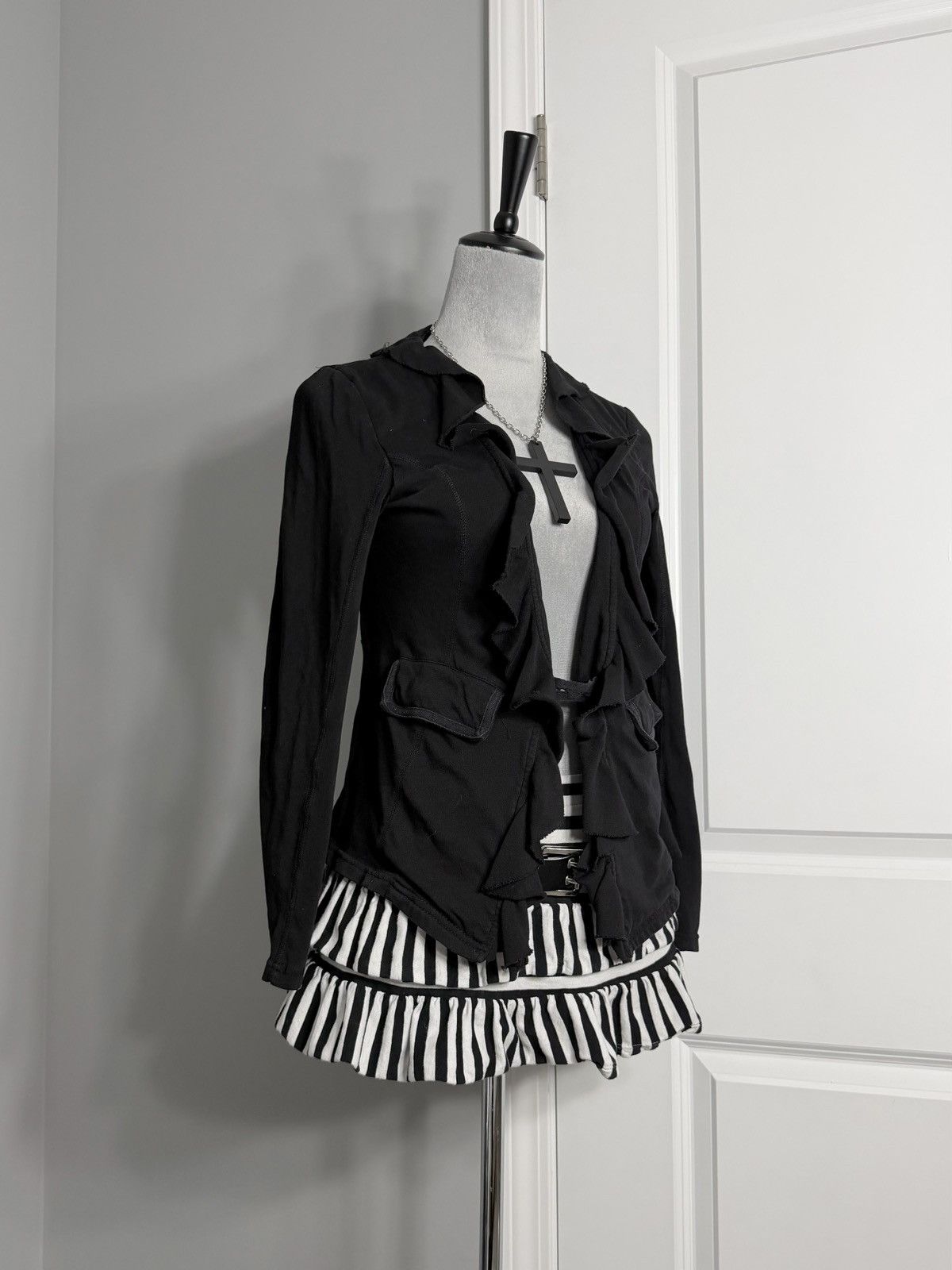 Other Mystree Black Ruffle Open Front Button Cardigan w/ Pockets Size S / US 4 / IT 40 - 3 Thumbnail