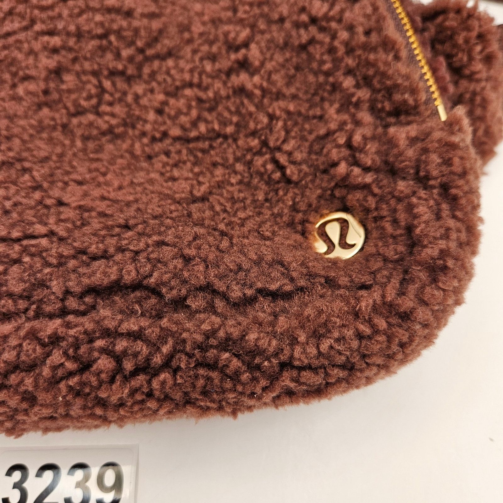 Lululemon LULULEMON EVERYWHERE BELT BAG LARGE TEDDY FLEECE BROWN NWT Size ONE SIZE - 2 Thumbnail