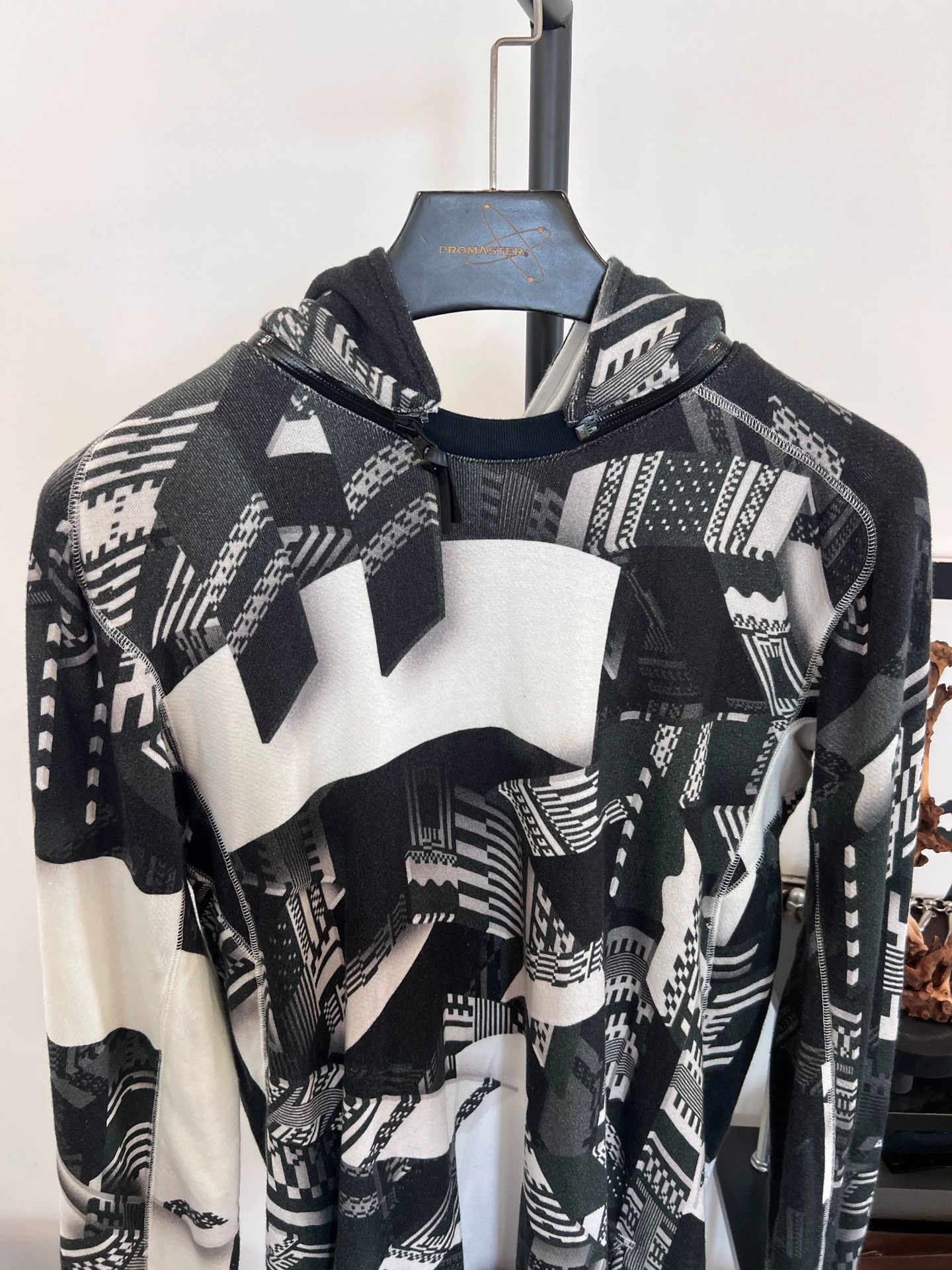 Boris Bidjan Saberi BBS 11by bbs logo geometric irregular print hoodie S Size US S / EU 44-46 / 1 - 4 Thumbnail
