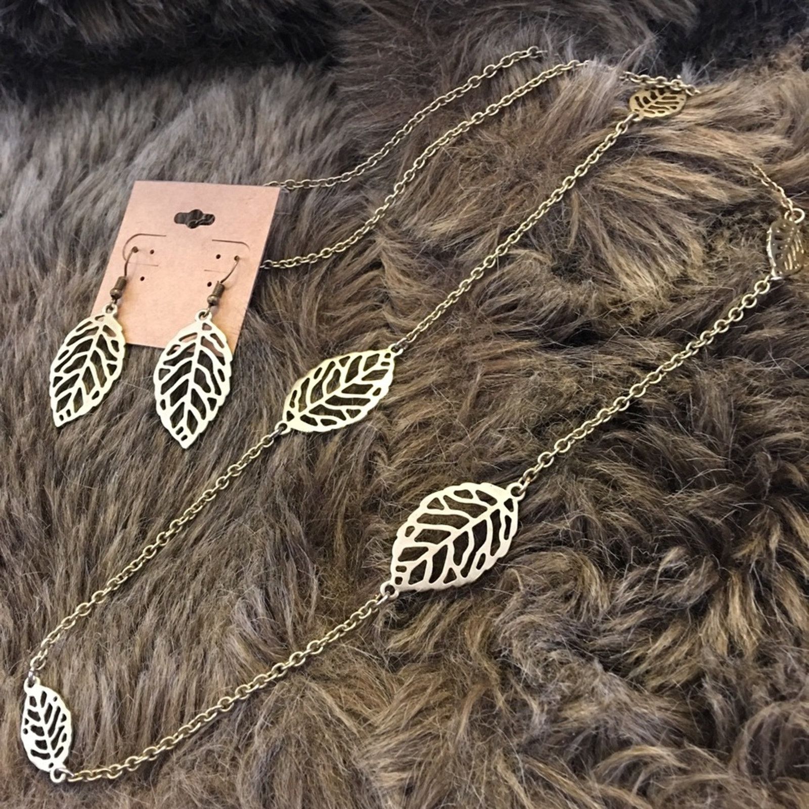 Jewelry Matte gold leaf design necklace and earring set Size ONE SIZE - 5 Thumbnail
