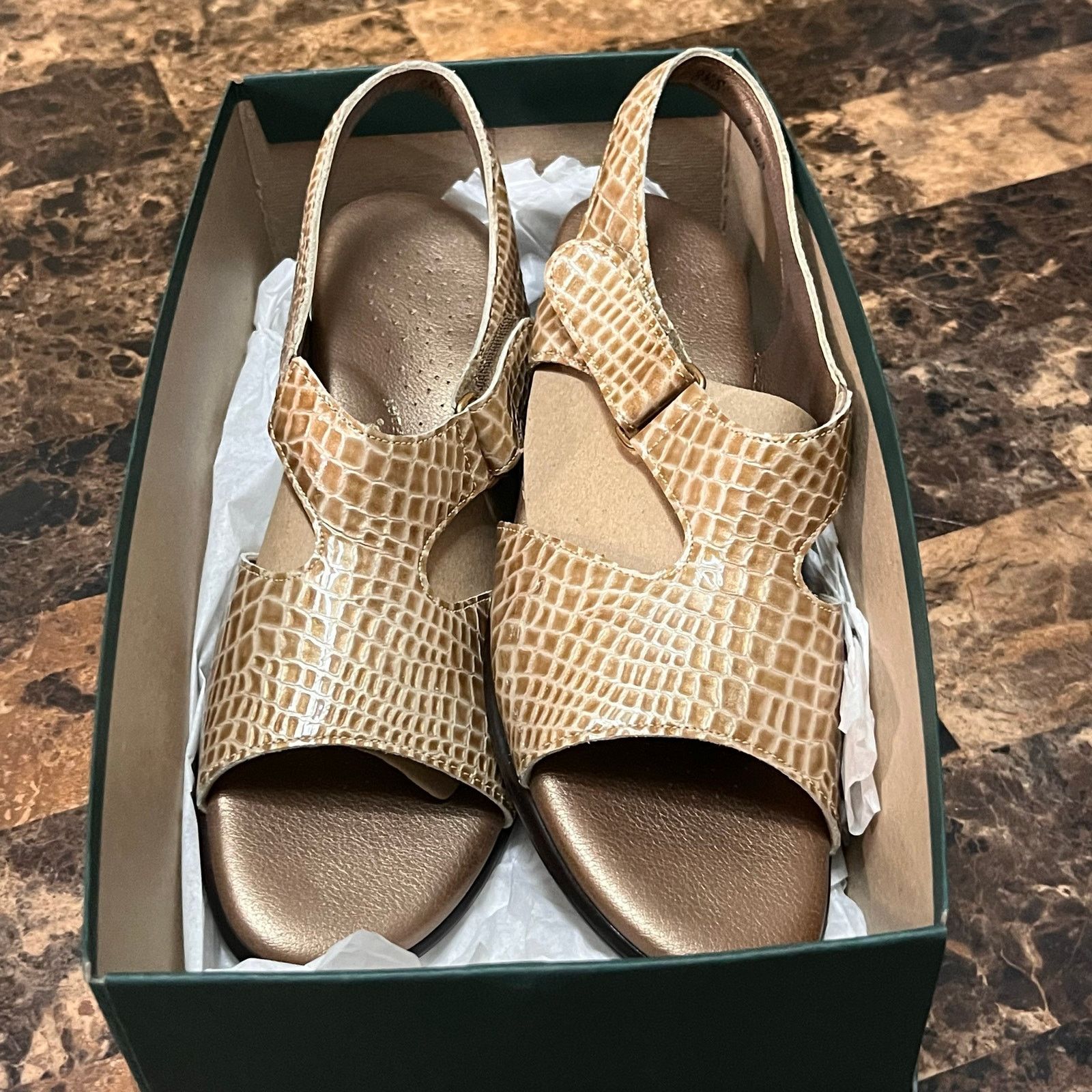 SAS SAS Women’s Suntimer Beige Croc Sandals 8.5 Size US 8.5 / IT 38.5 - 2 Thumbnail