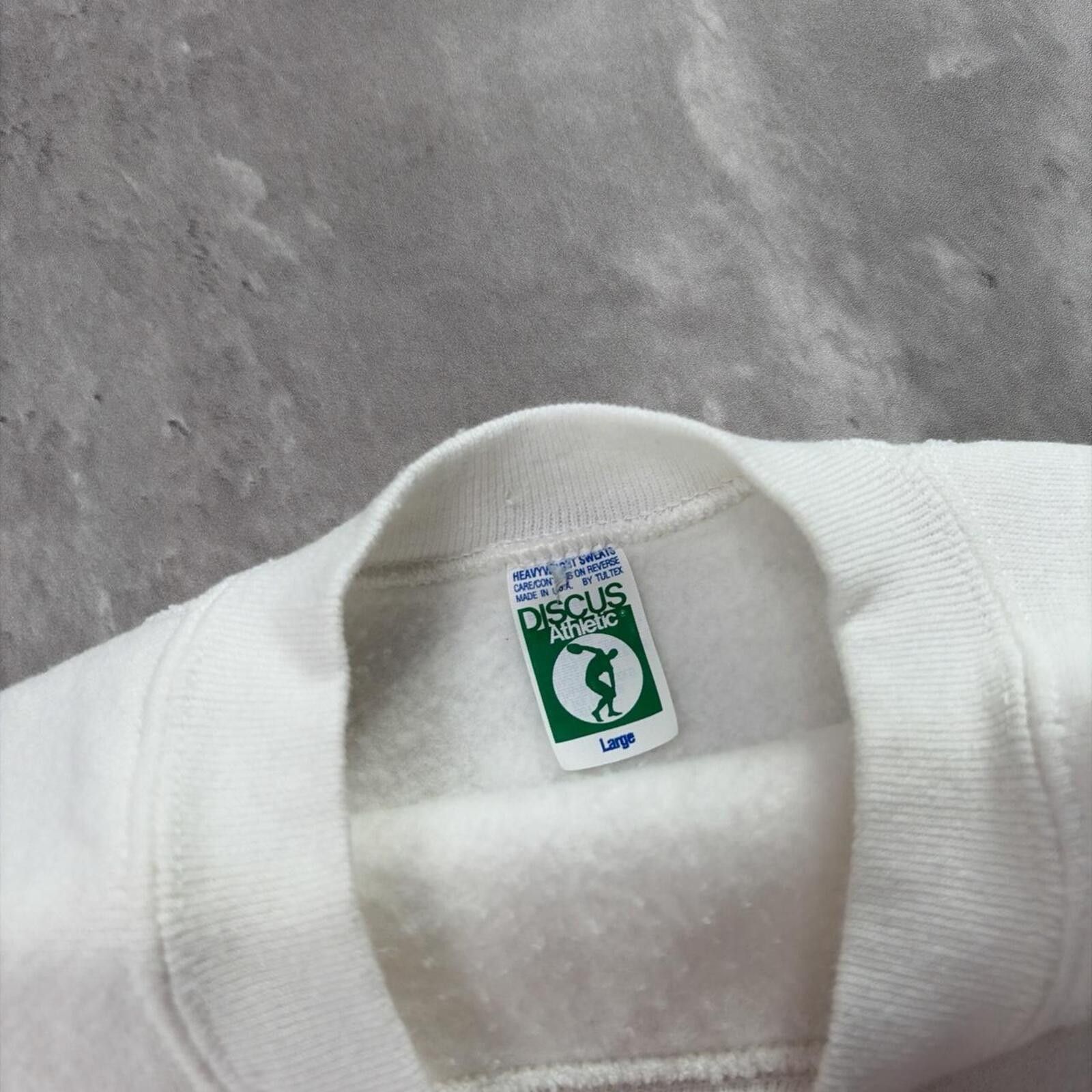 Other Vintage 80’s White Discus Athletic Boxy Crewneck Sweater Size US L / EU 52-54 / 3 - 5 Thumbnail