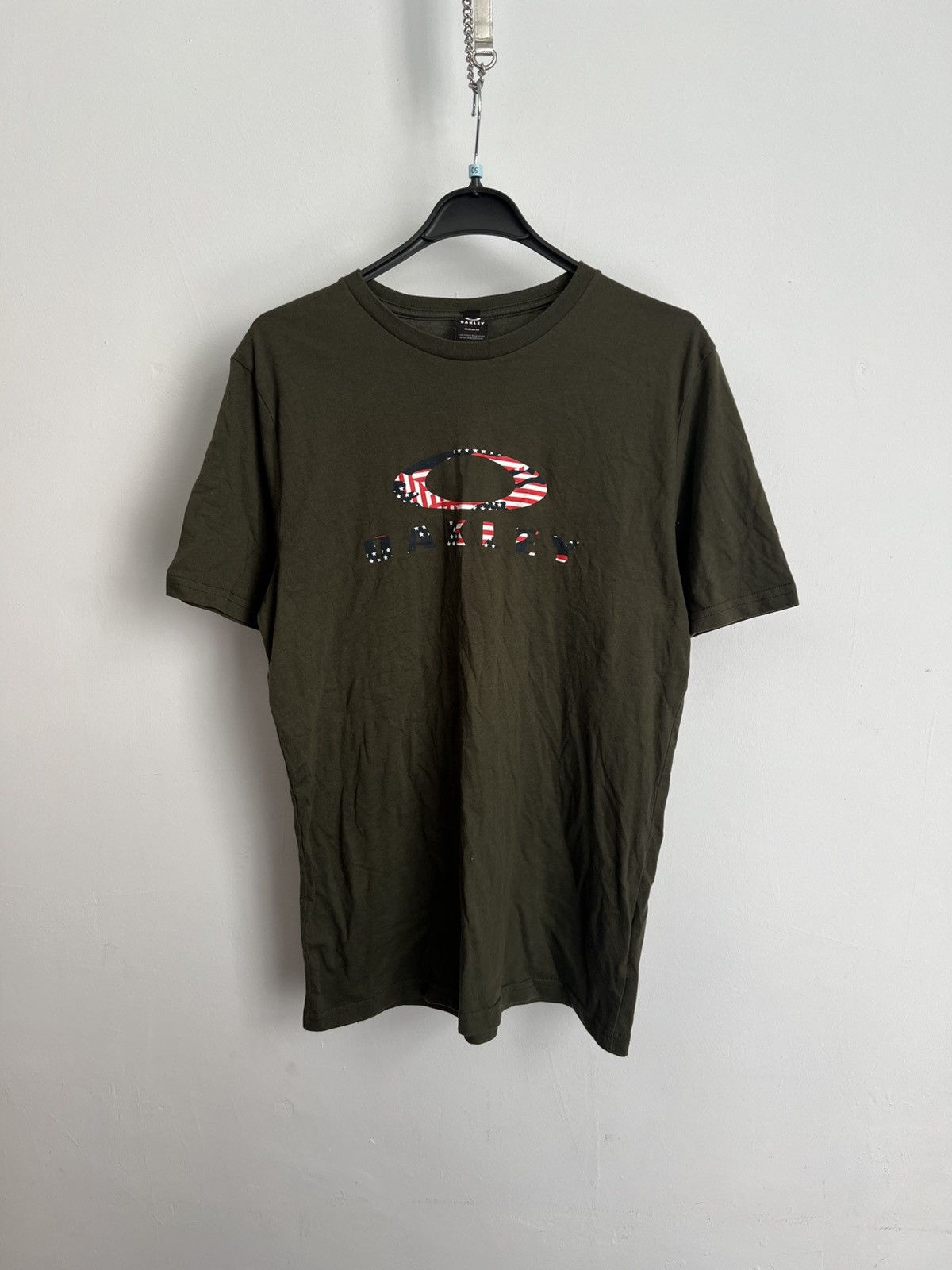 Oakley Vintage 2000’s Oakley T Shirt Center Logo Gorpcore Size US S / EU 44-46 / 1 - 1 Thumbnail