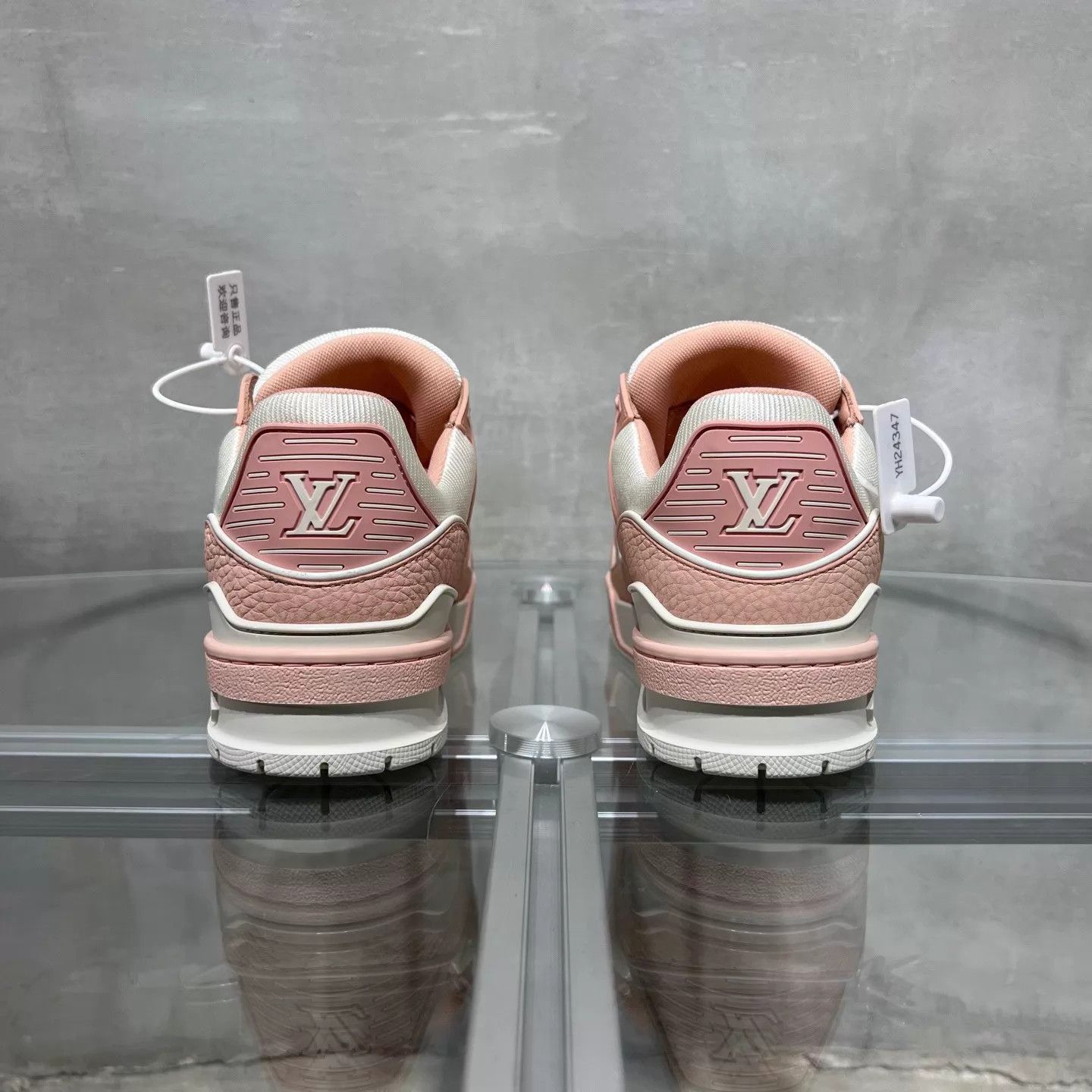 Louis Vuitton LV Trainer White Pink UK2/36 New in Box Tried On Size US 4.5 / IT 34.5 - 6 Thumbnail