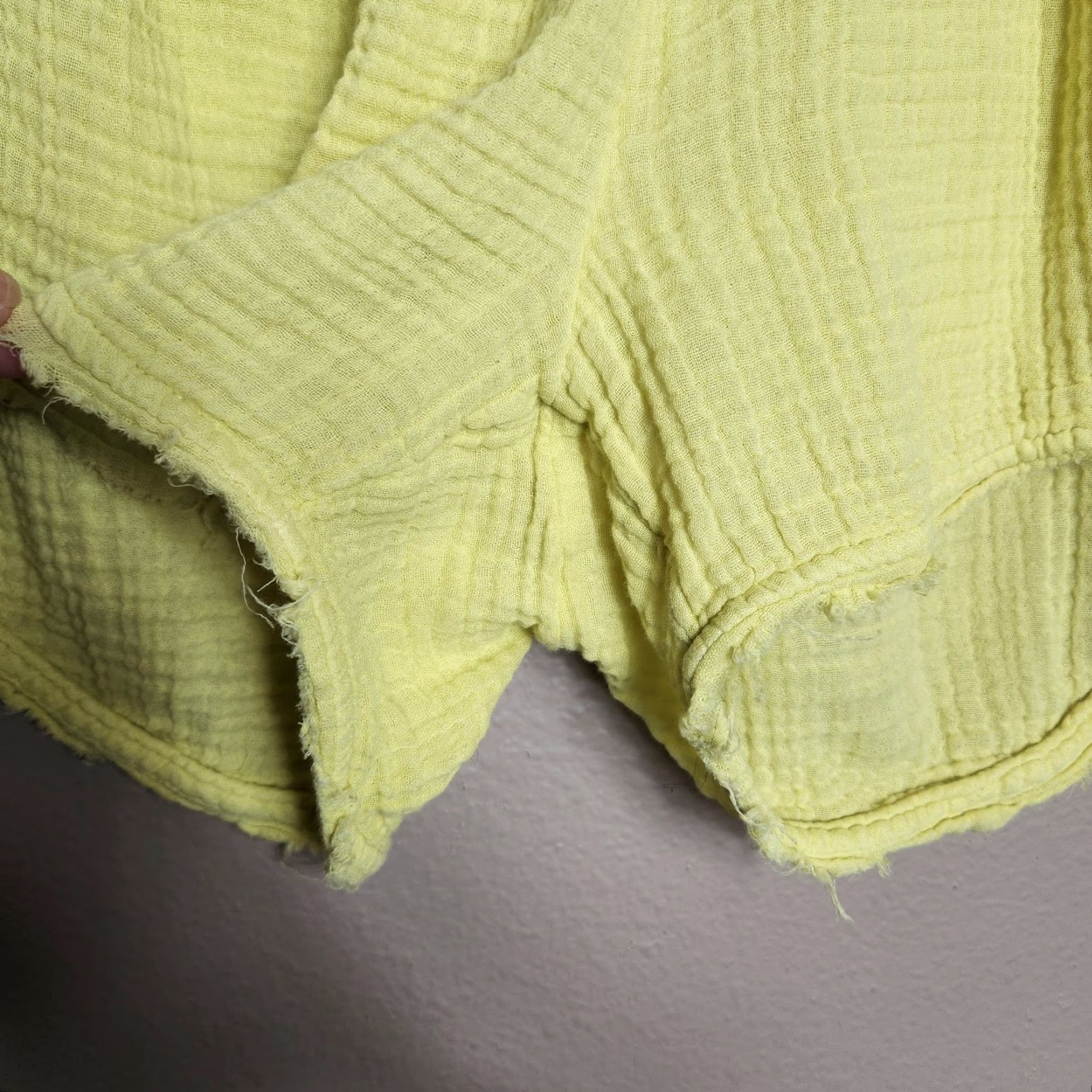 Anthropologie Anthropologie Daily Practice Butter Yellow Gauzy Beach Shorts XS Size 26" / US 2 / IT 38 - 3 Thumbnail