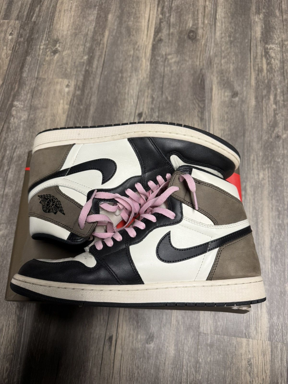 Jordan Brand Jordan Mocha High Size US 11 / EU 44 - 1 Thumbnail
