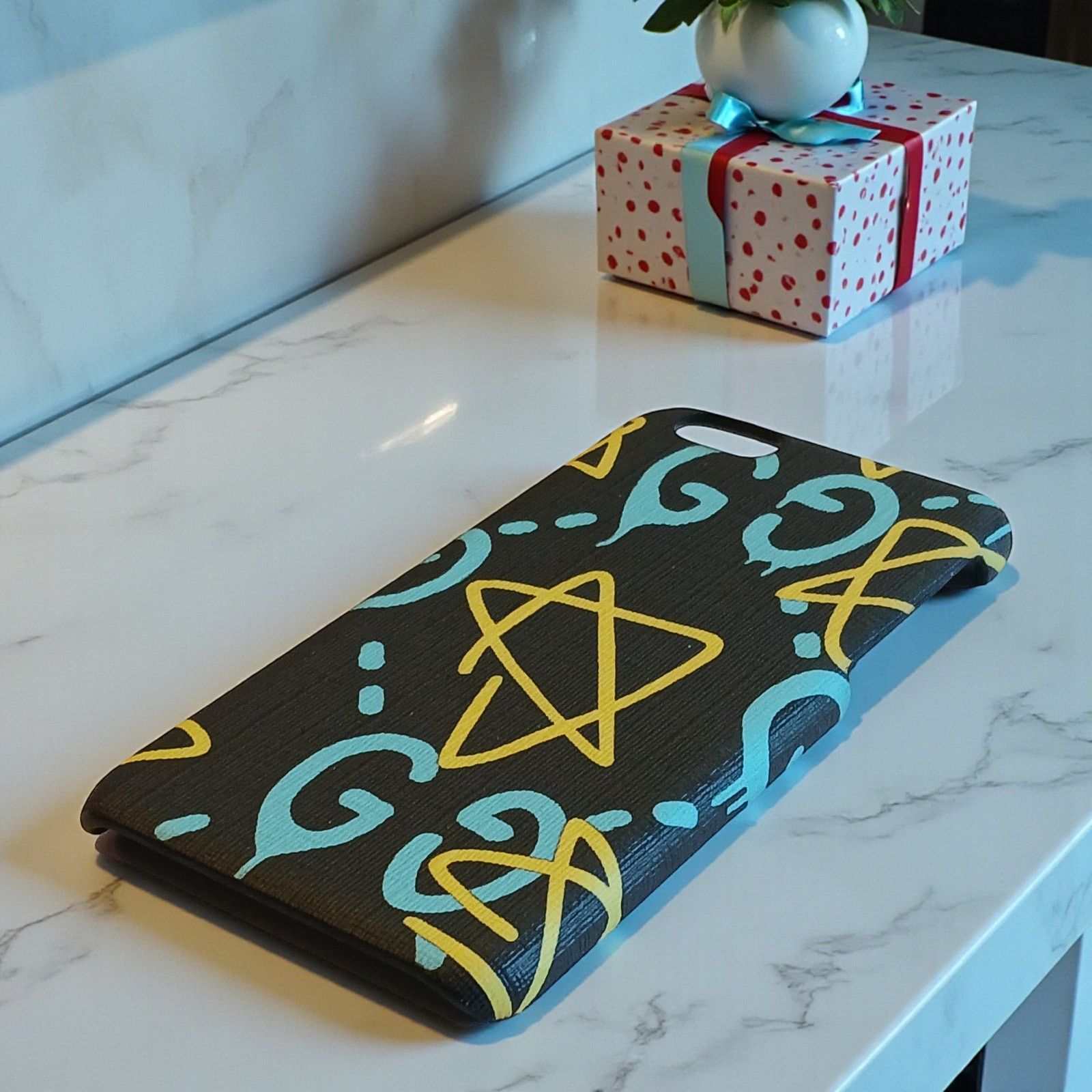Gucci Gucci Ghost iPhone 6 Graffiti Black-Multi Case NIB Authentic Size ONE SIZE - 6 Thumbnail
