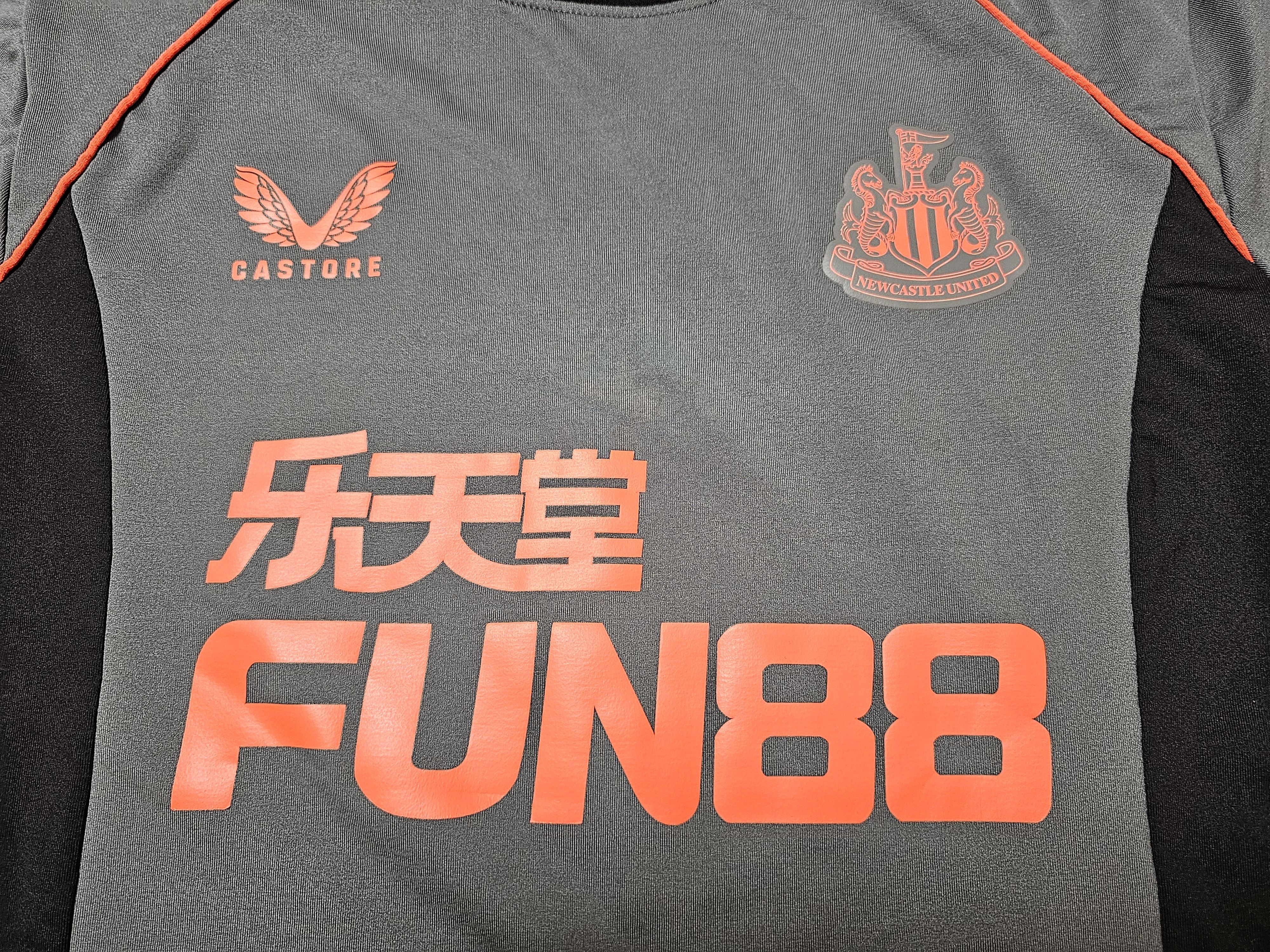 All Sport NEWCASTLE 2021 2022 TRAINING FOOTBALL SWEATSHIRT SOCCER Size US M / EU 48-50 / 2 - 3 Thumbnail