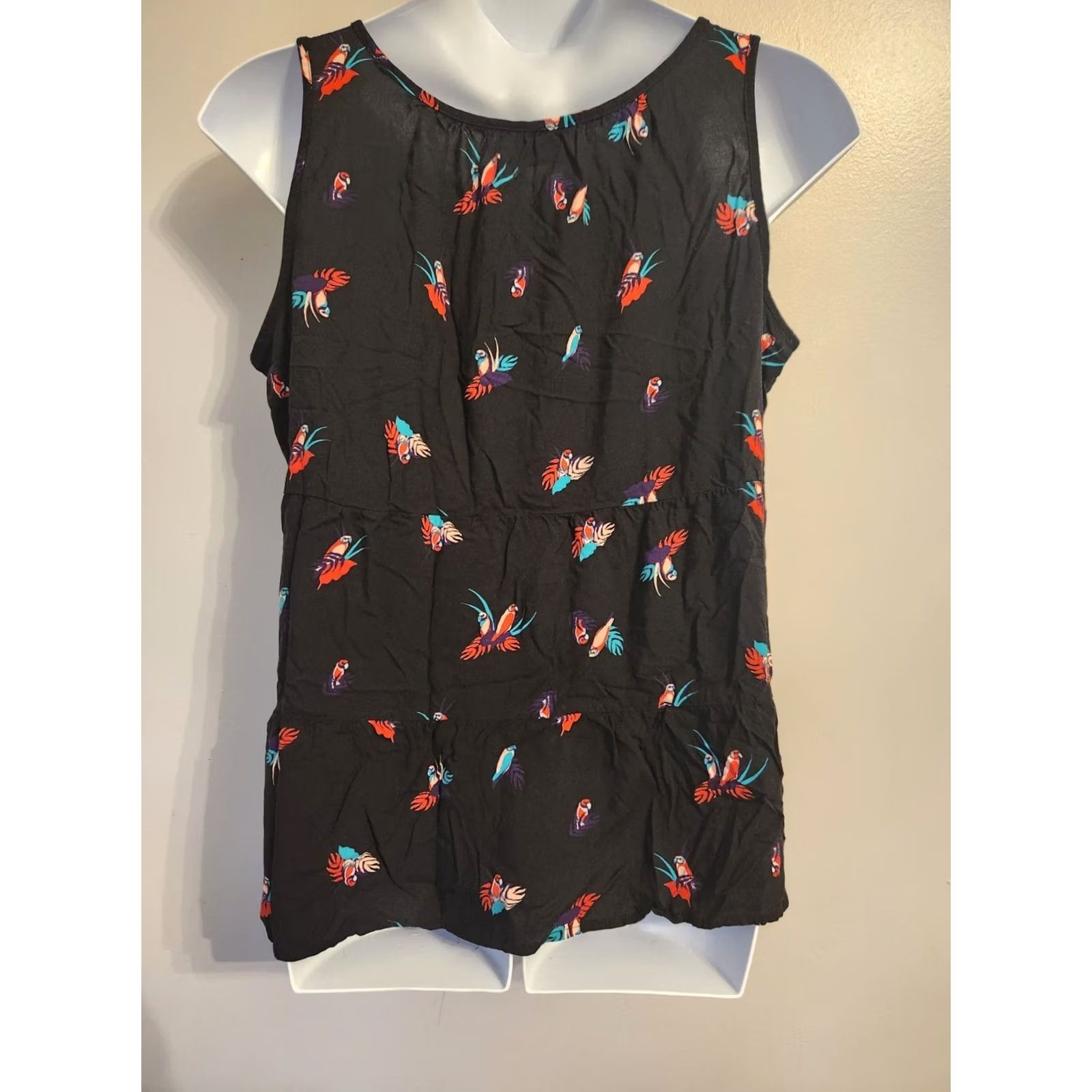 Vintage Evri Black Floral Print Tassels Ruffle Hem Tank Top 1X Women's Sleeveless V-Neck Casual Rayon Plus Size Gym? Size XL / US 12-14 / IT 48-50 - 3 Thumbnail