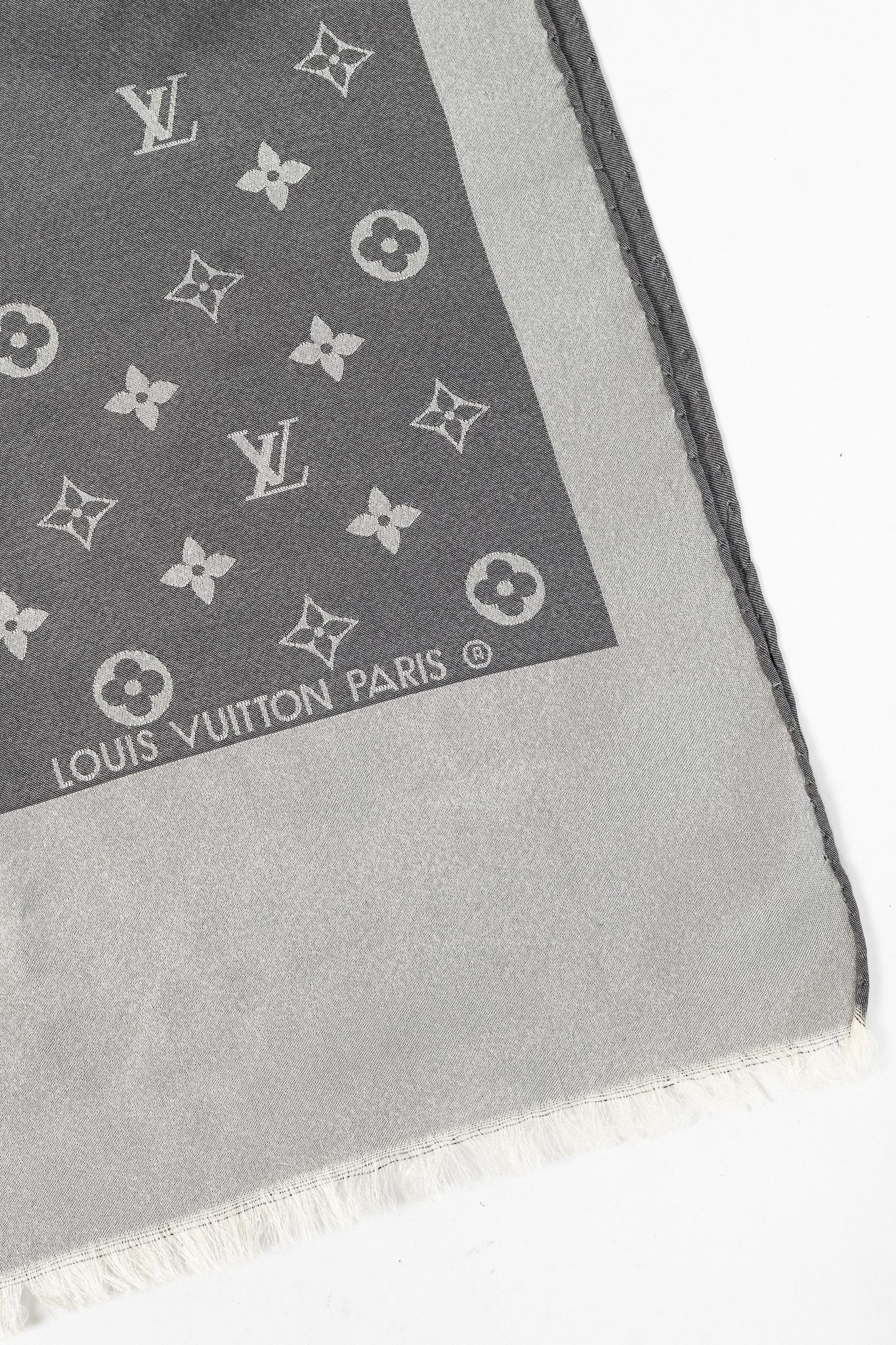 Louis Vuitton Louis Vuitton Capri Grey Silk Monogram Stole Size ONE SIZE - 3 Thumbnail