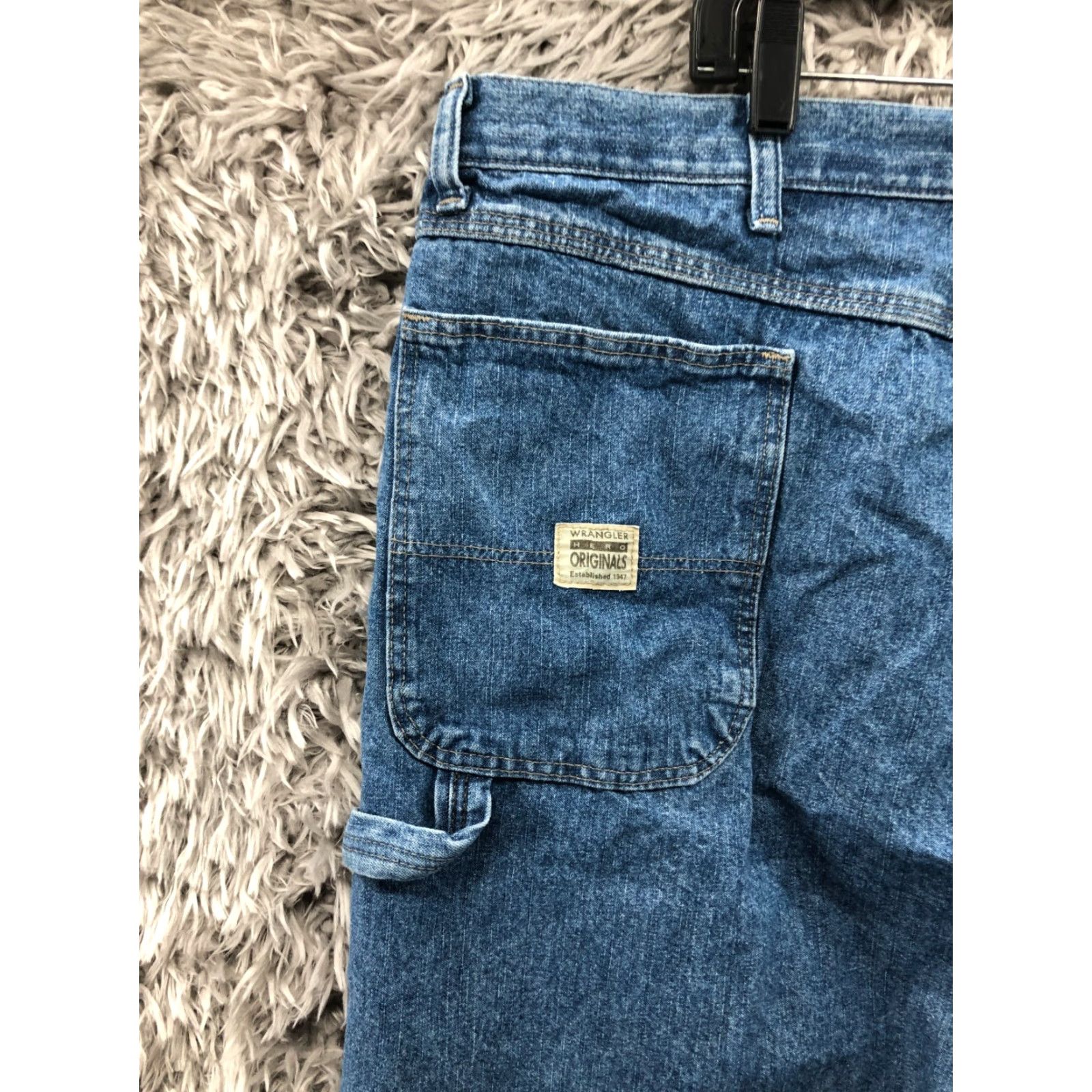 Wrangler Wrangler Original Carpenter Shorts Mens 46 Mid Rise Medium Wash Denim Bermuda 5-Pocket Belt Loops Blue Cotton Blend Regular Mens Size US 30 / EU 46 - 5 Thumbnail