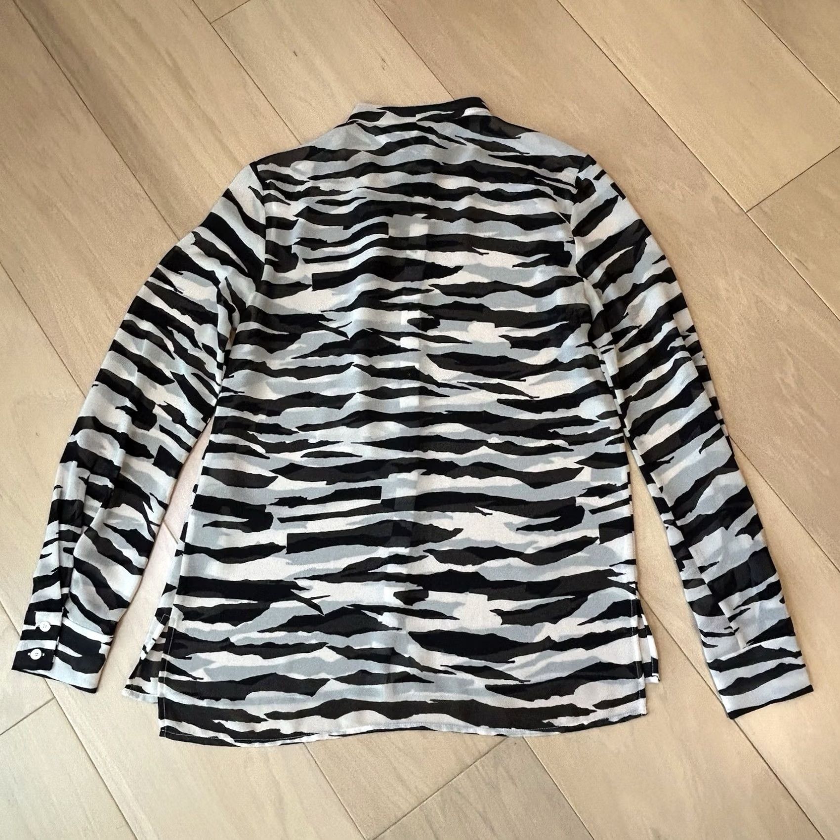 Allsaints VINTAGE AllSaints Toni Zephyr Button Up Shirt Long Sleeve Women's M Black / White Zebra Designer City Workwear Blouse Girls/Boys? Size M / US 6-8 / IT 42-44 - 4 Thumbnail