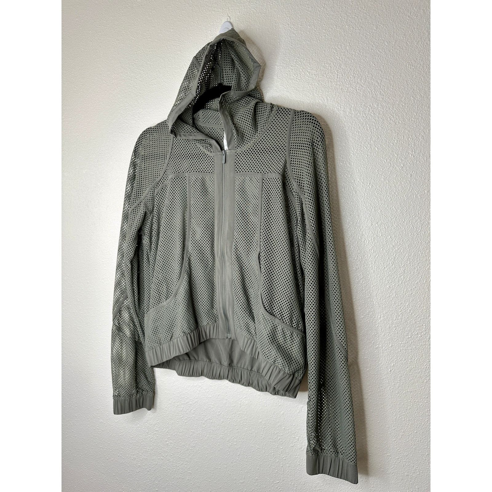 Lululemon Lululemon Sage Green Relaxed Mesh Hooded Front Zip Jacket 4 Size S / US 4 / IT 40 - 5 Thumbnail