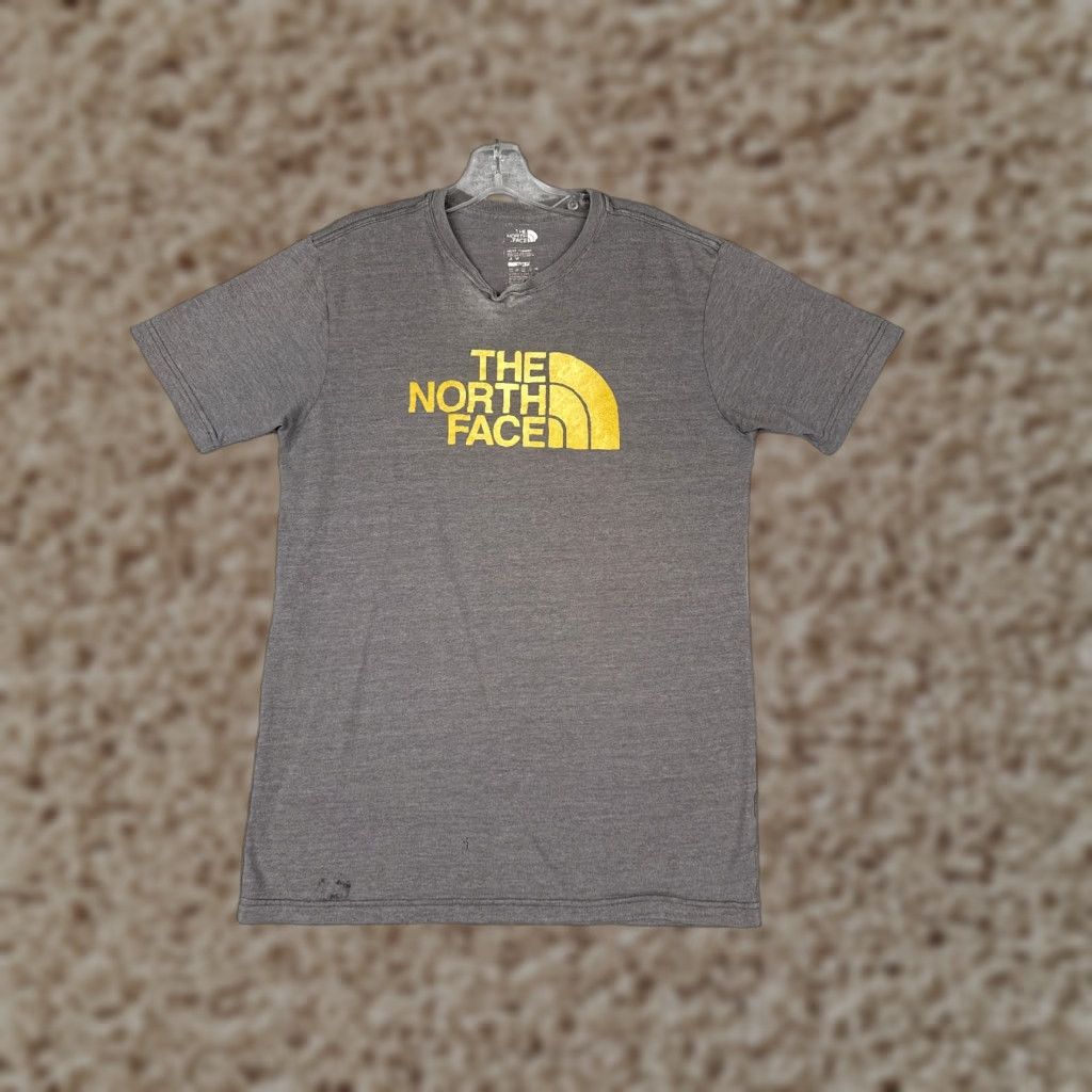 The North Face The North Face Men’s T-Shirt Shirt Medium Gray Crew Neck Cotton Blend Slim Fit Logo Knit All Seasons Outdoor 90s (if applicable) Mens Size US M / EU 48-50 / 2 - 1 Thumbnail