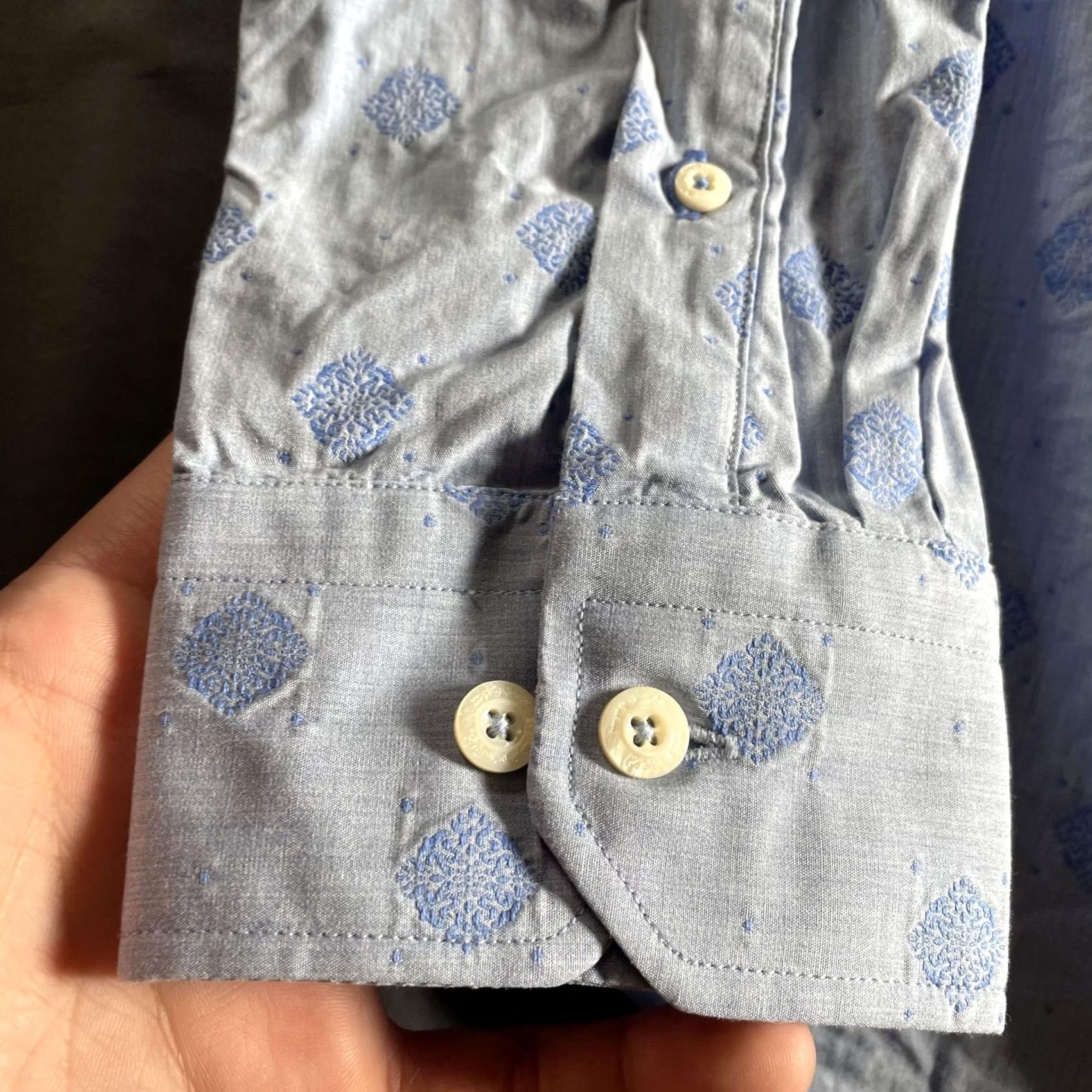 Robert Graham Robert Graham Shirt Mens XL Light Blue Embroidered Medallion Button-Down Cotton Shirt Size US XL / EU 56 / 4 - 3 Thumbnail