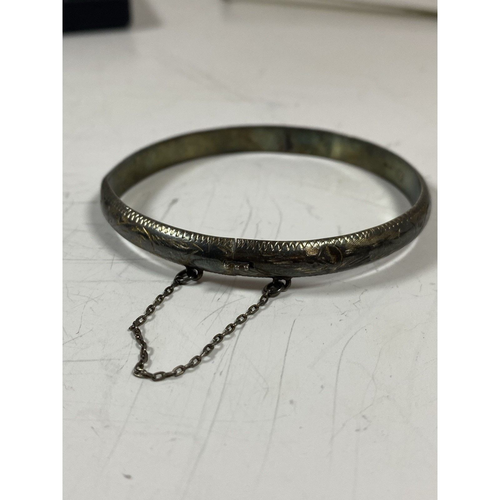 Other Vintage Silver Toned Etched Bangle Bracelet w/ Safety Chain Size ONE SIZE - 5 Thumbnail
