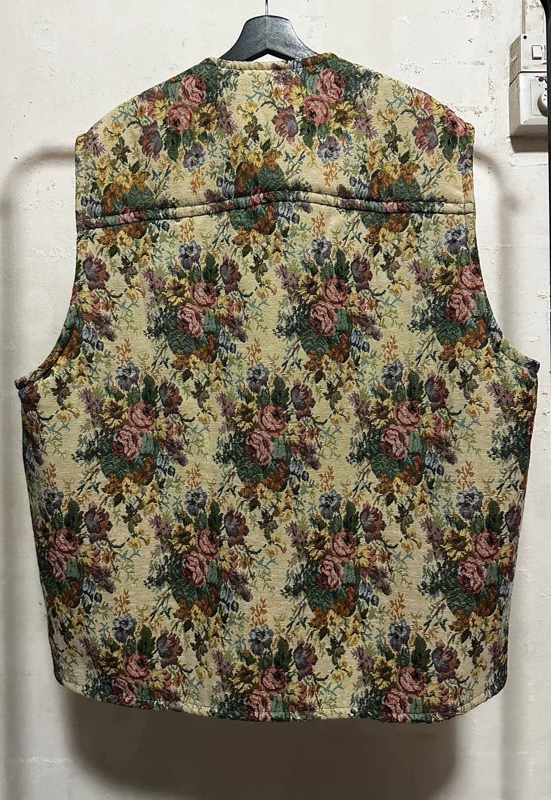 Other floral embroidered fringed vest for women Size US M / EU 48-50 / 2 - 8 Thumbnail