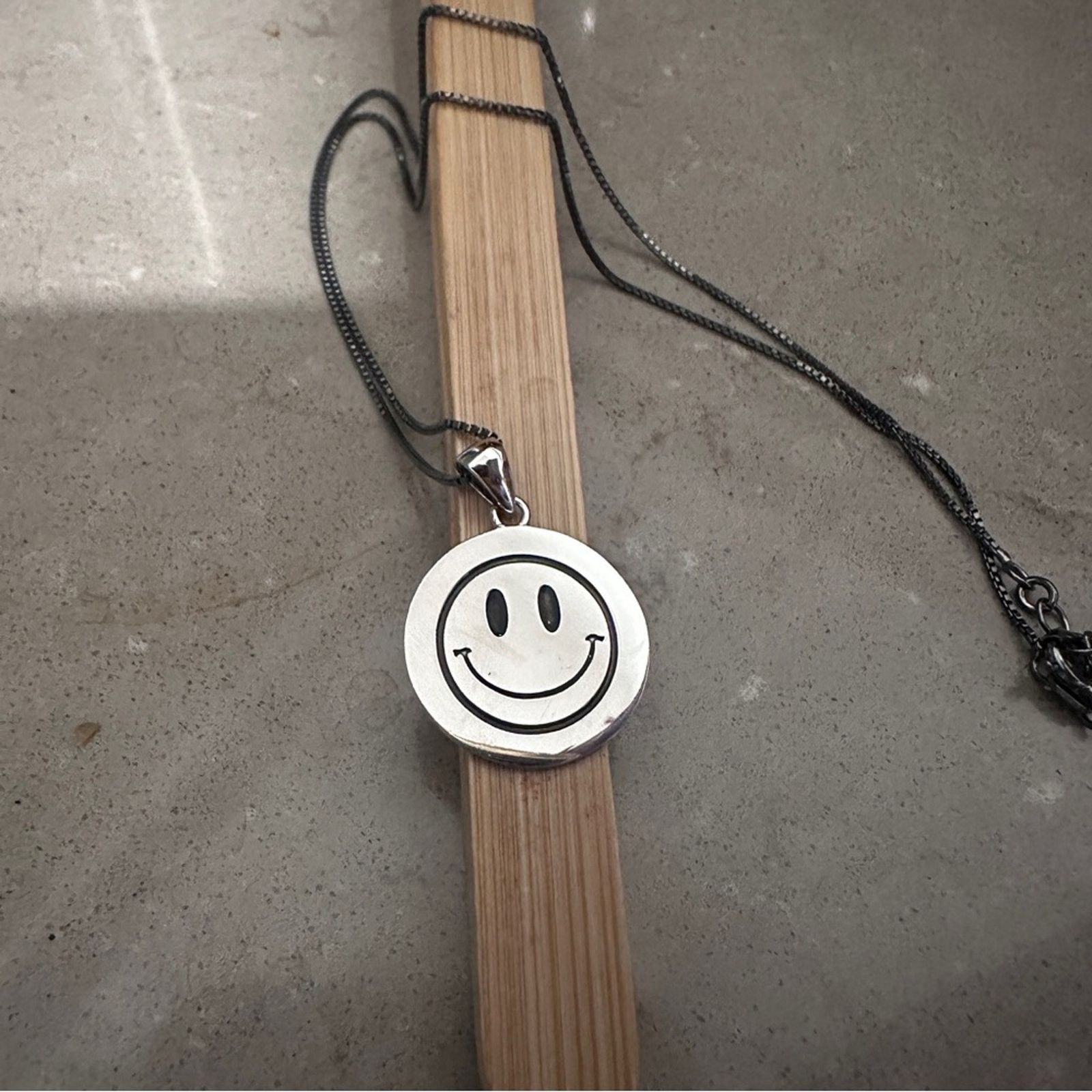 The Unbranded Brand Sterling Silver Smiley Face Necklace Size ONE SIZE - 3 Thumbnail